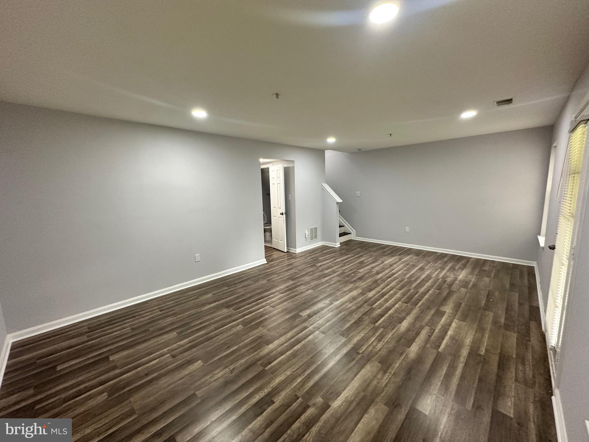 NORTHRIDGE - Residential