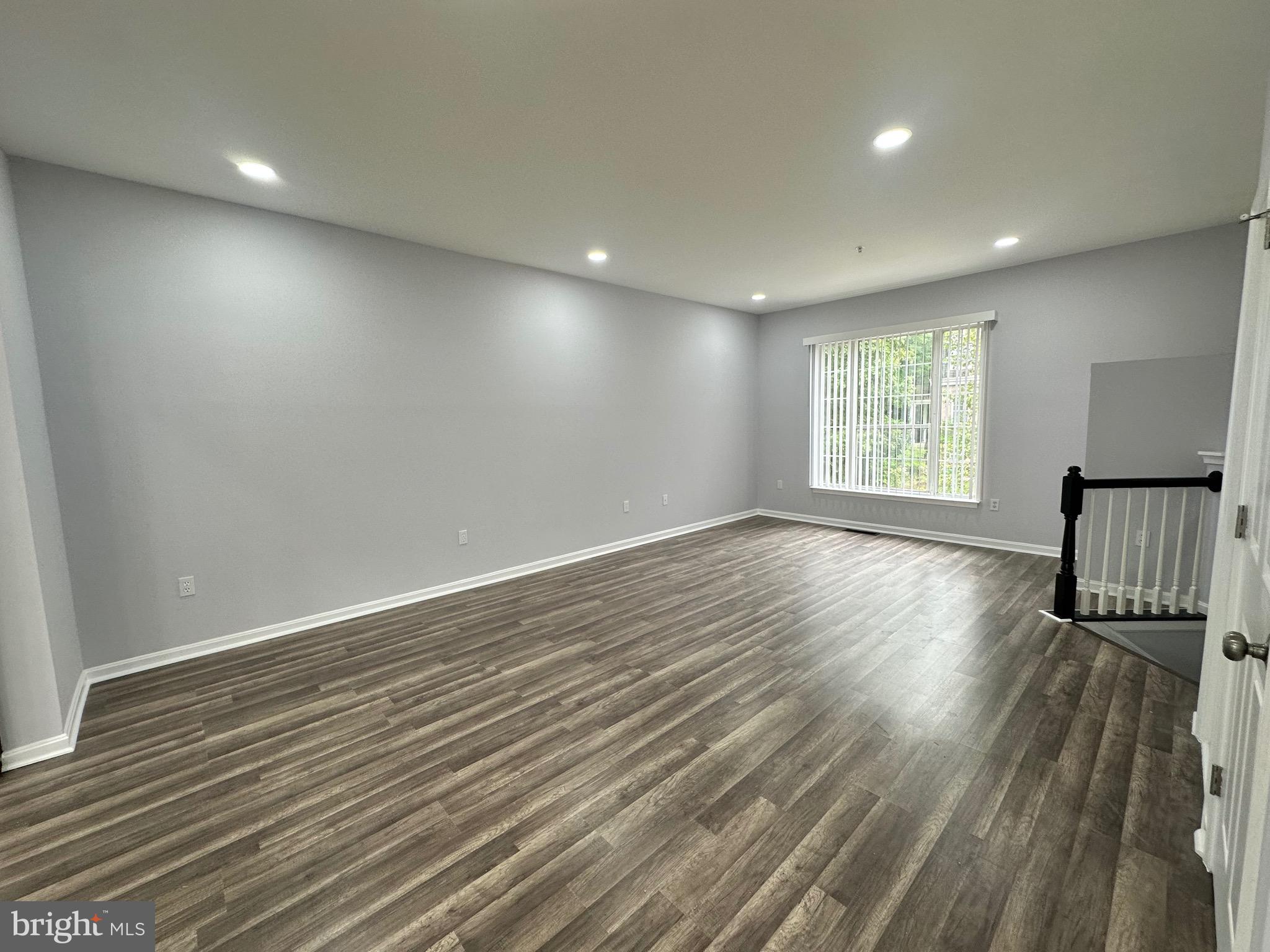 NORTHRIDGE - Residential