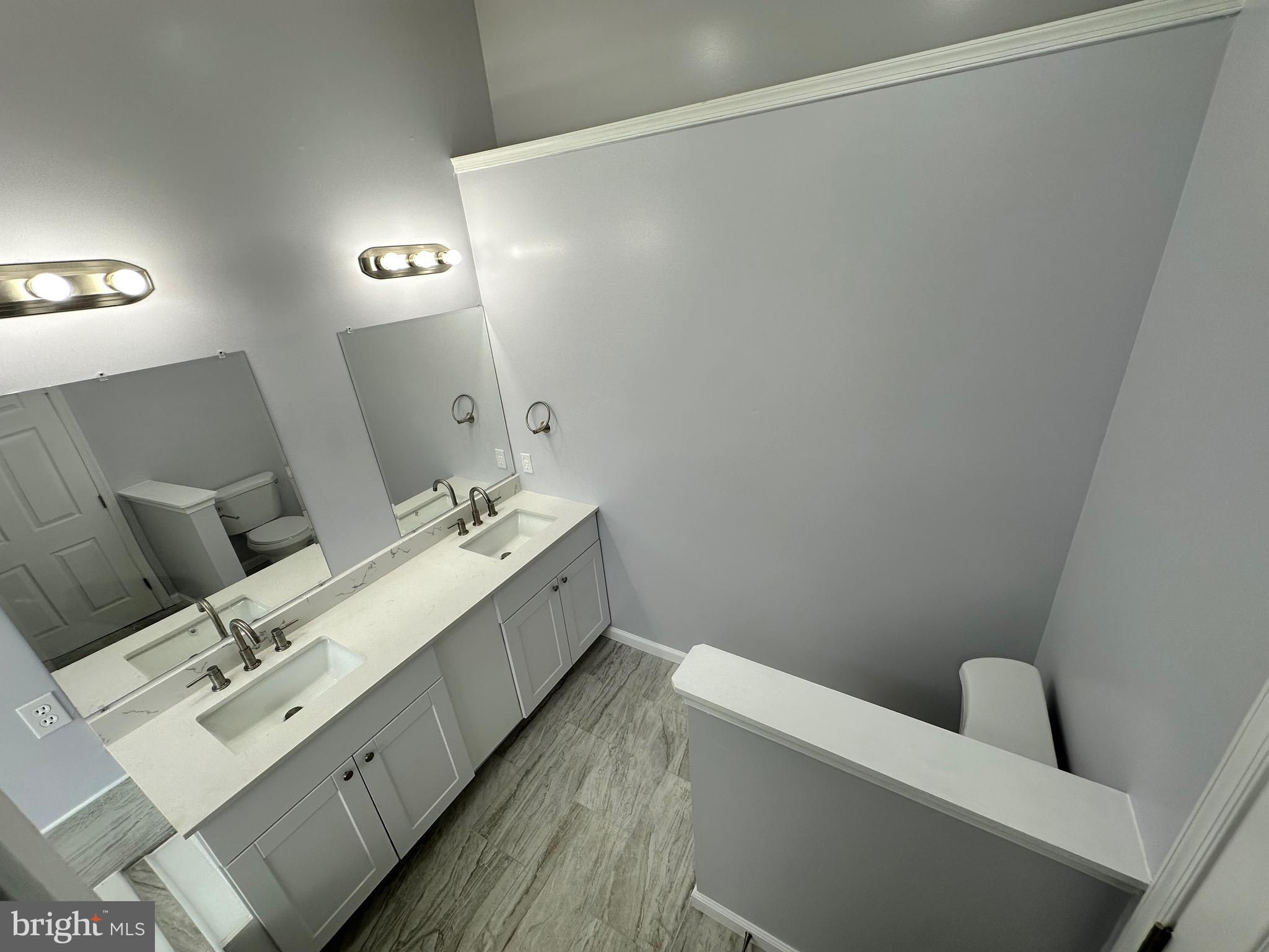 NORTHRIDGE - Residential