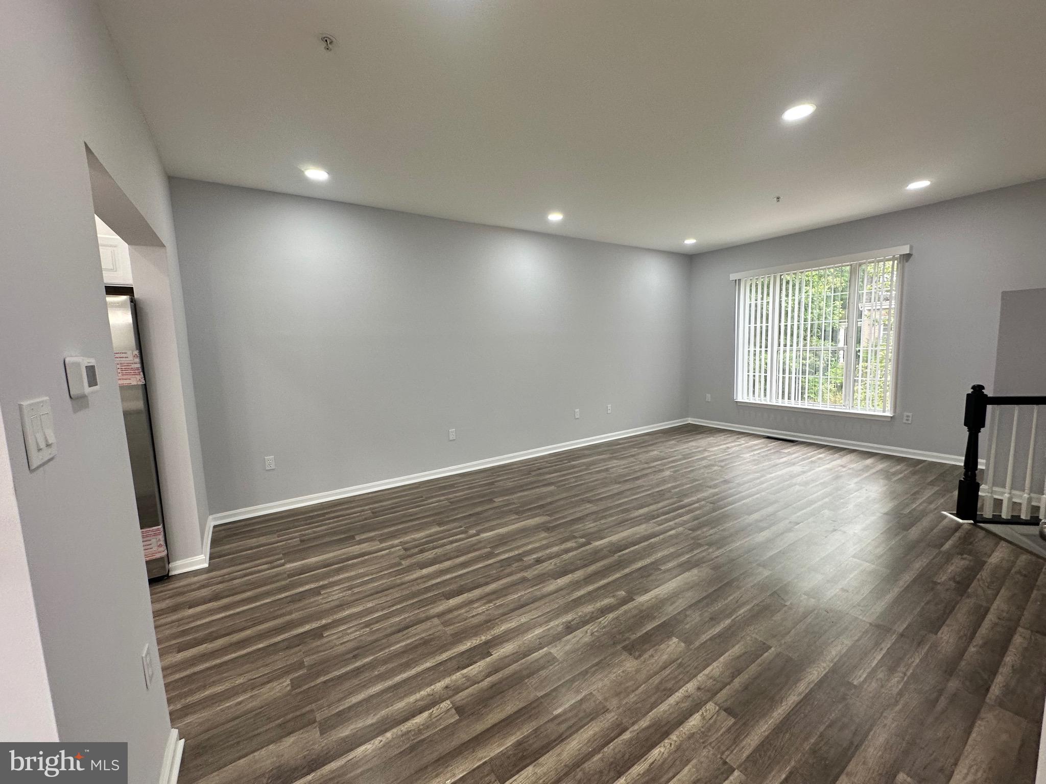 NORTHRIDGE - Residential