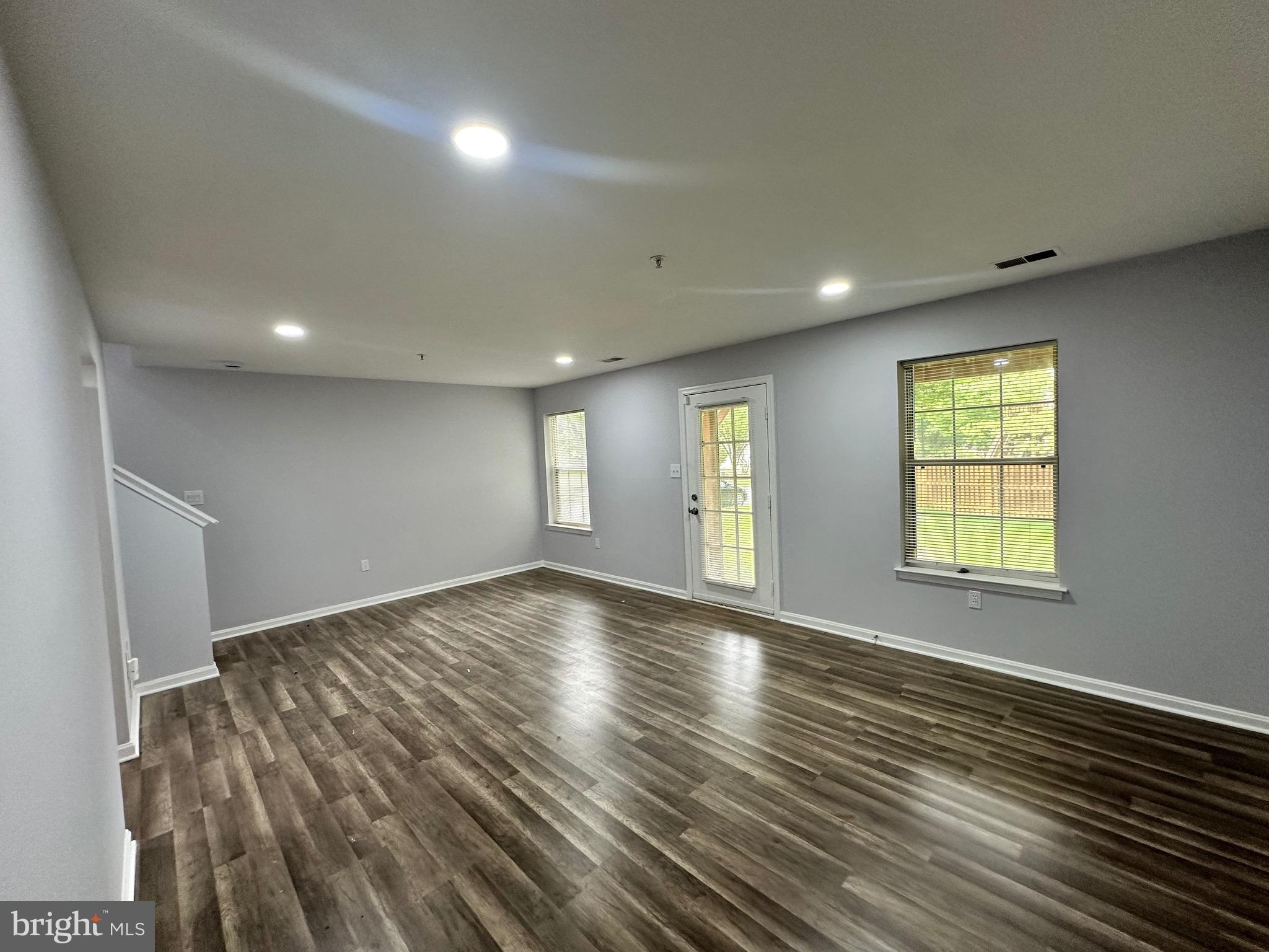 NORTHRIDGE - Residential