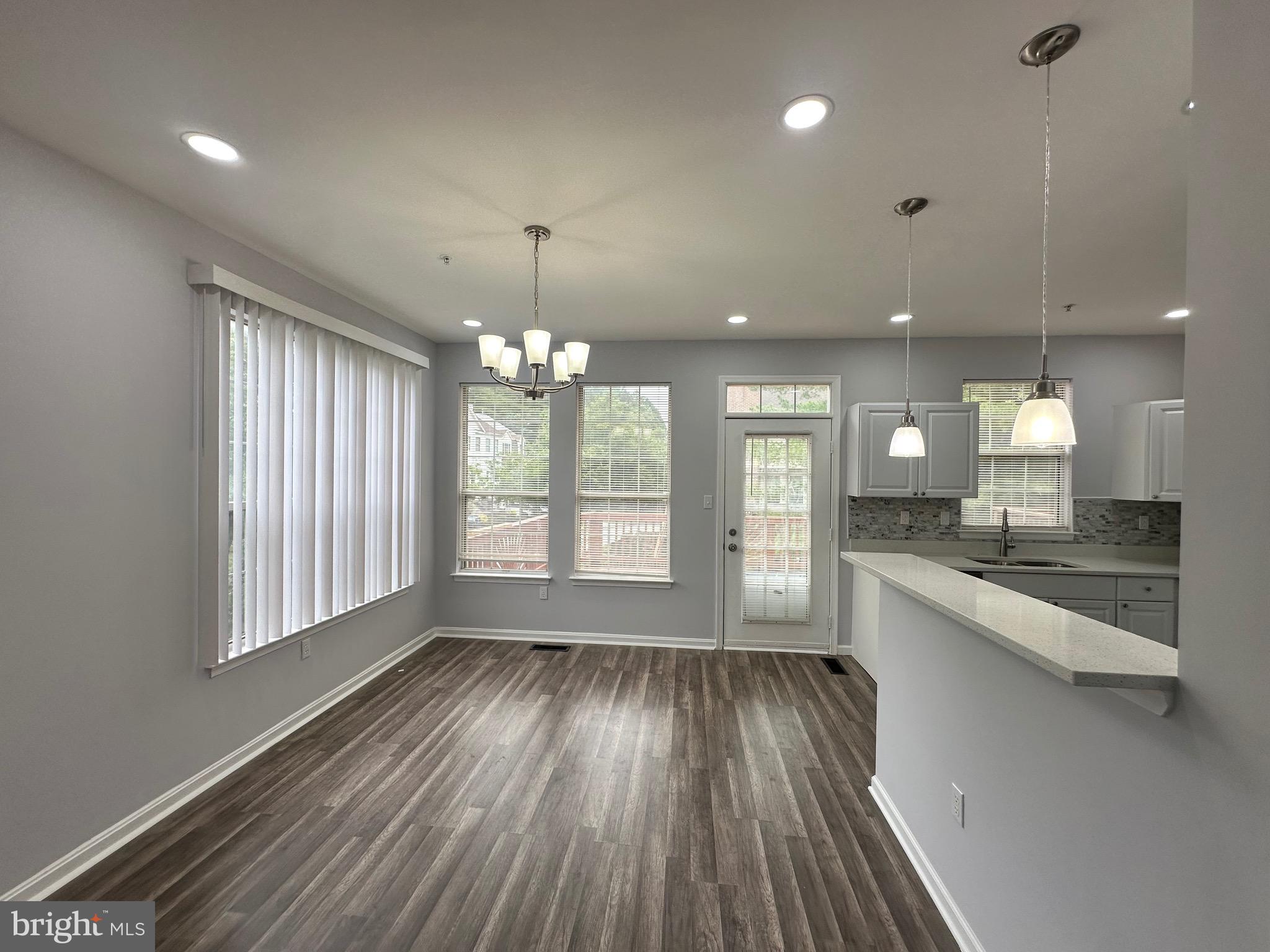 NORTHRIDGE - Residential