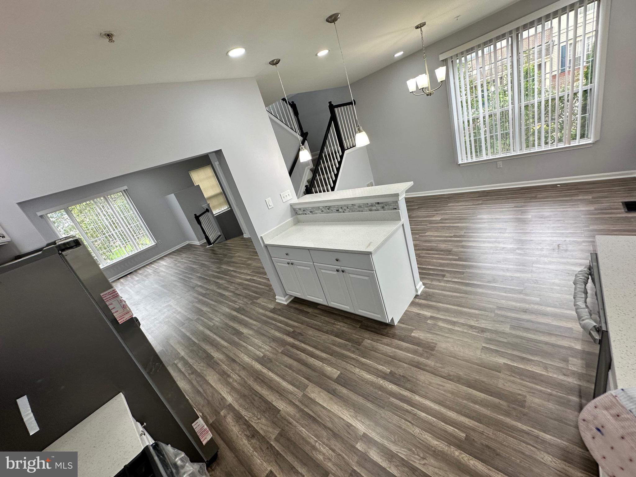 NORTHRIDGE - Residential