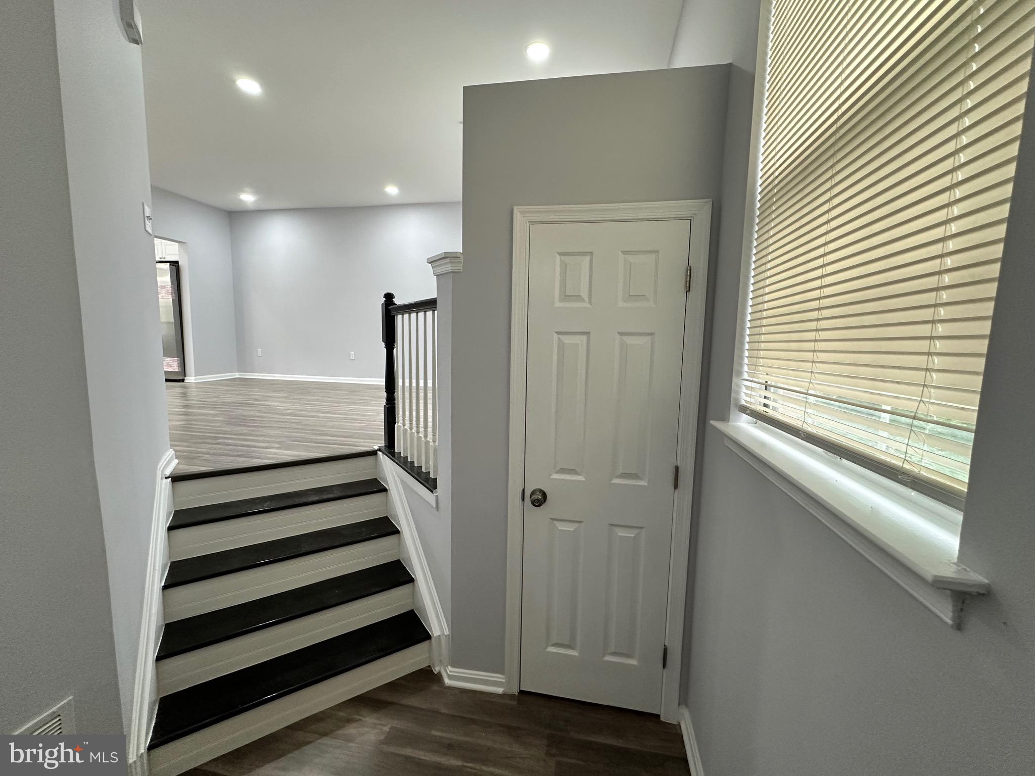 NORTHRIDGE - Residential