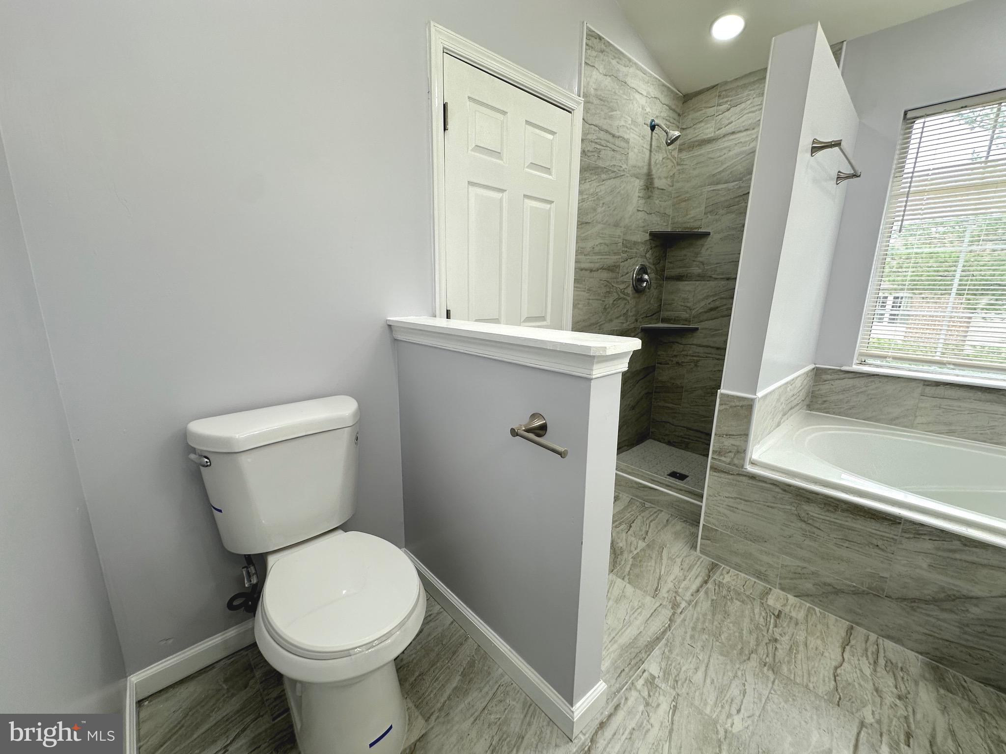 NORTHRIDGE - Residential