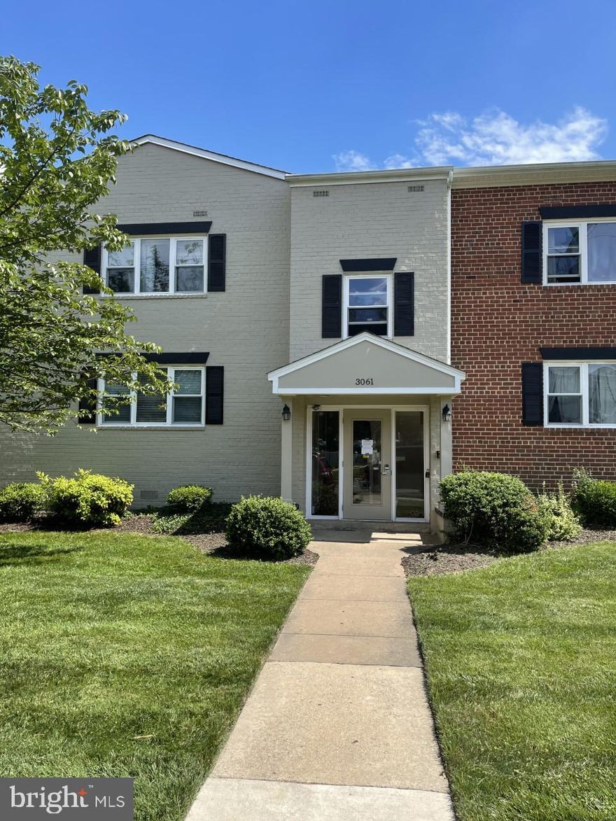 READY TO MOVE RIGHT*Fresh Paint Throughout, Lovely Hardwood Flooring, Recessed Lighting, Brand new stove.**Condo in Hollybrooke, minutes to Route-50/Route-7/Seven Corner. Bus stops in front of the building, a little over a mile to East Falls Church Metro. Minutes to DC, The Pentagon, National Landing, and National Airport. Very low condo fee with all utilities except electric included. Plenty of parking and a relaxing common area with a gazebo and playground to sit back and chill. Short distance to Seven Corners Shopping Center with Home Depot and a variety of restaurants, Target, Giant, and Petsmart.