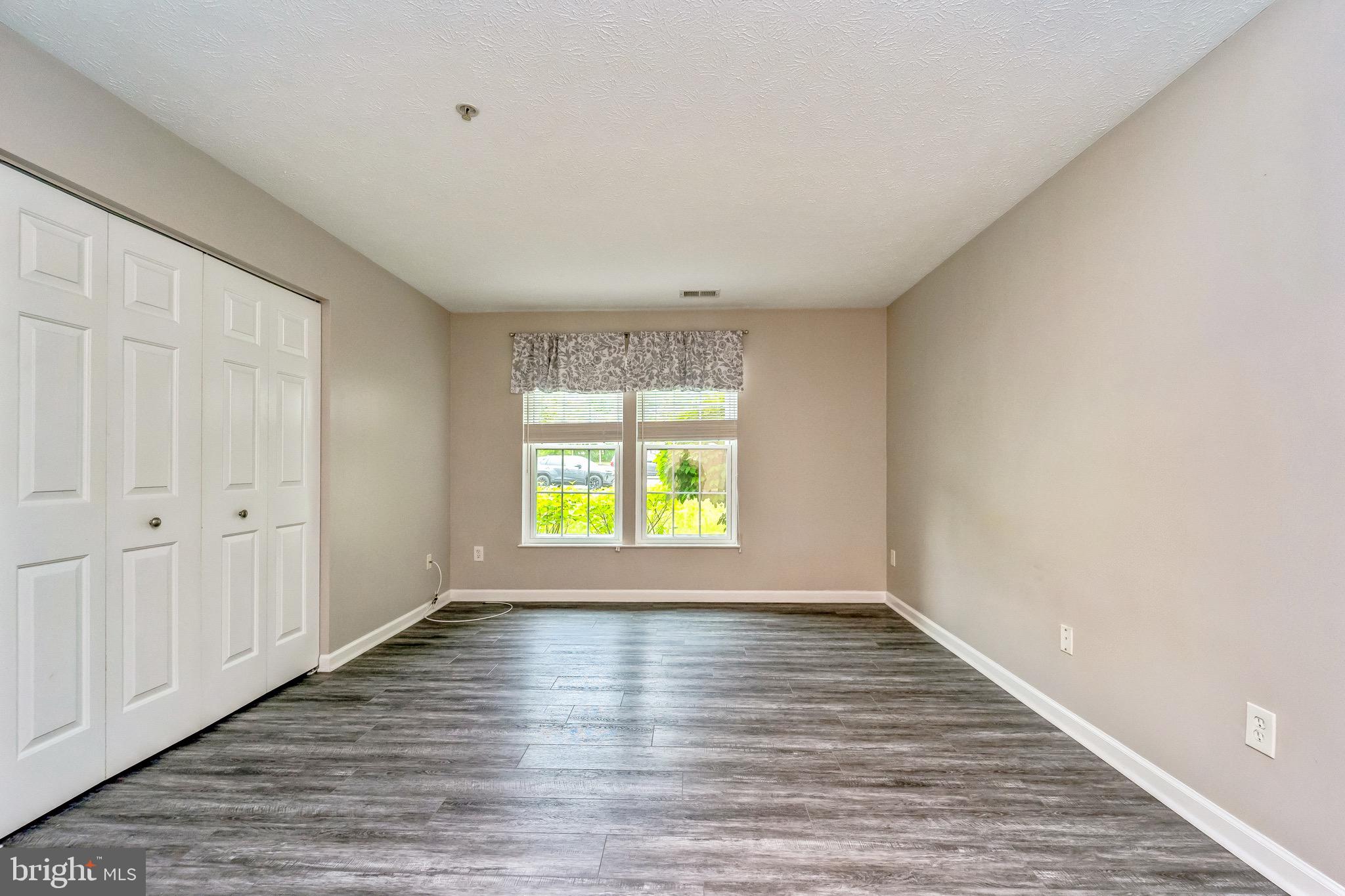 PINEY ORCHARD - Residential