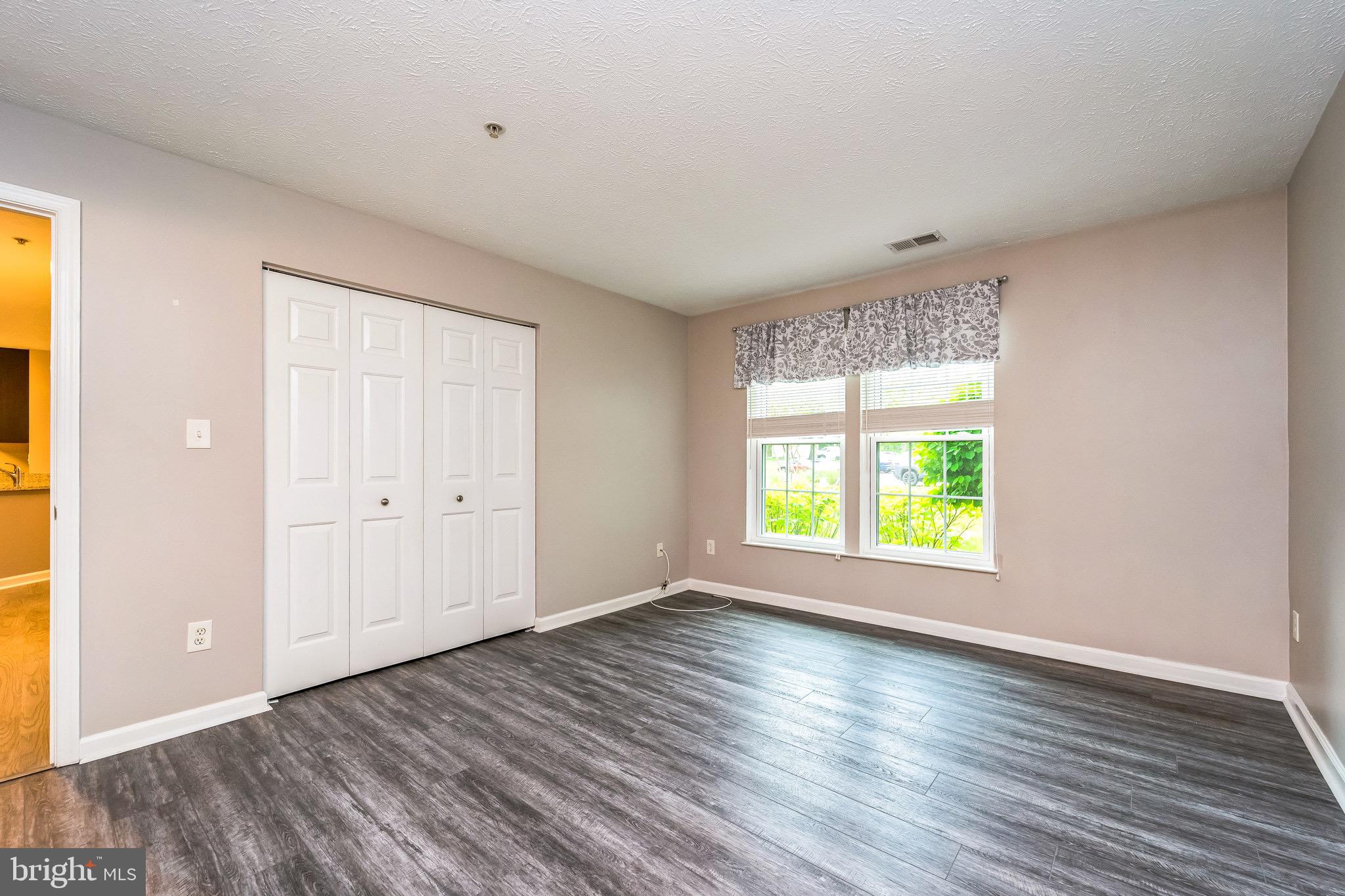 PINEY ORCHARD - Residential