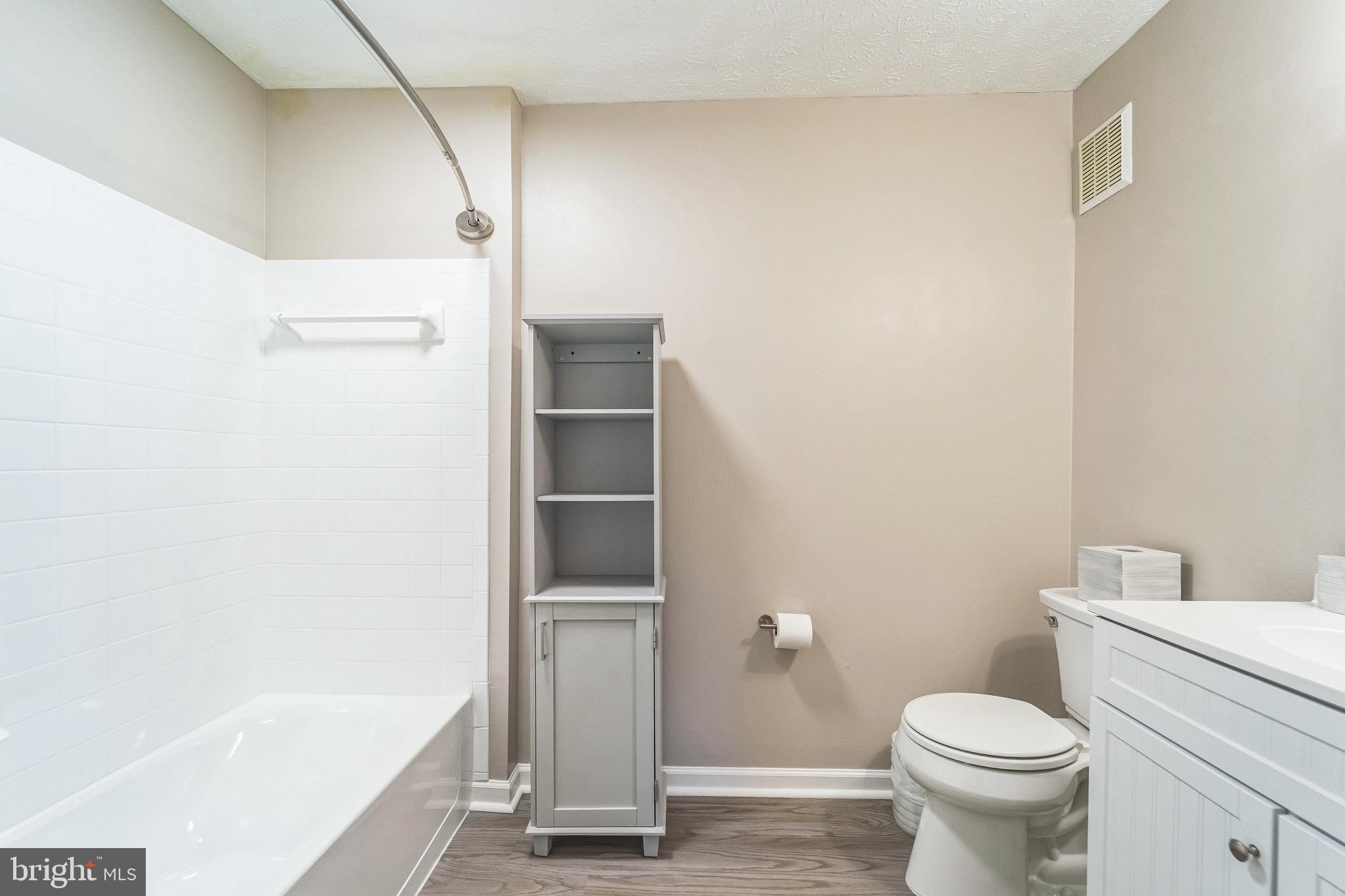 PINEY ORCHARD - Residential