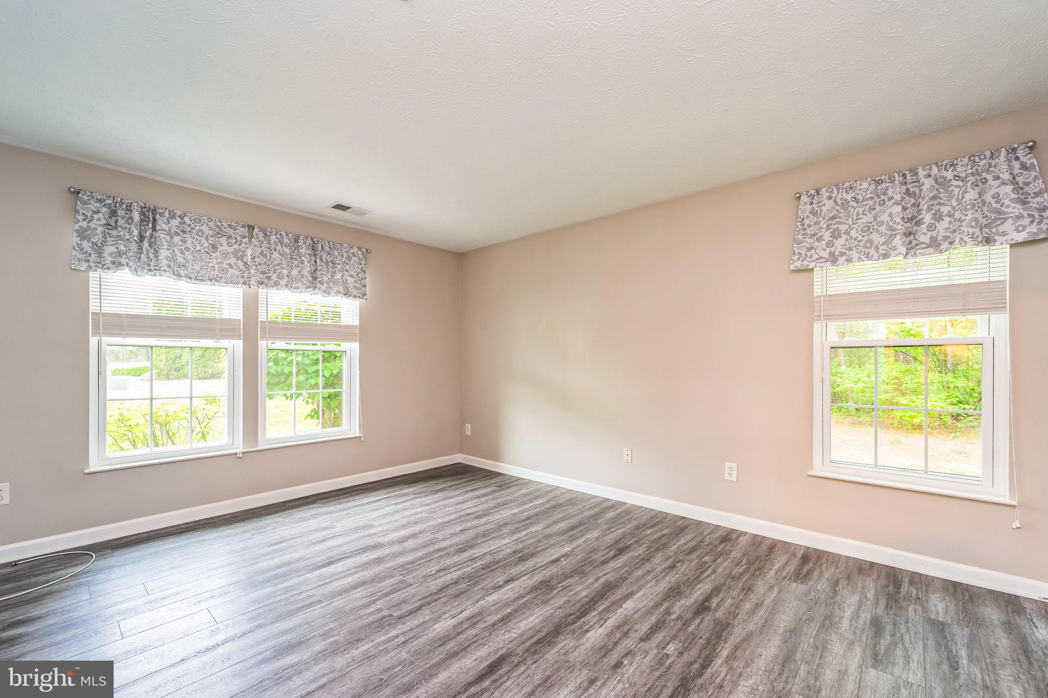 PINEY ORCHARD - Residential