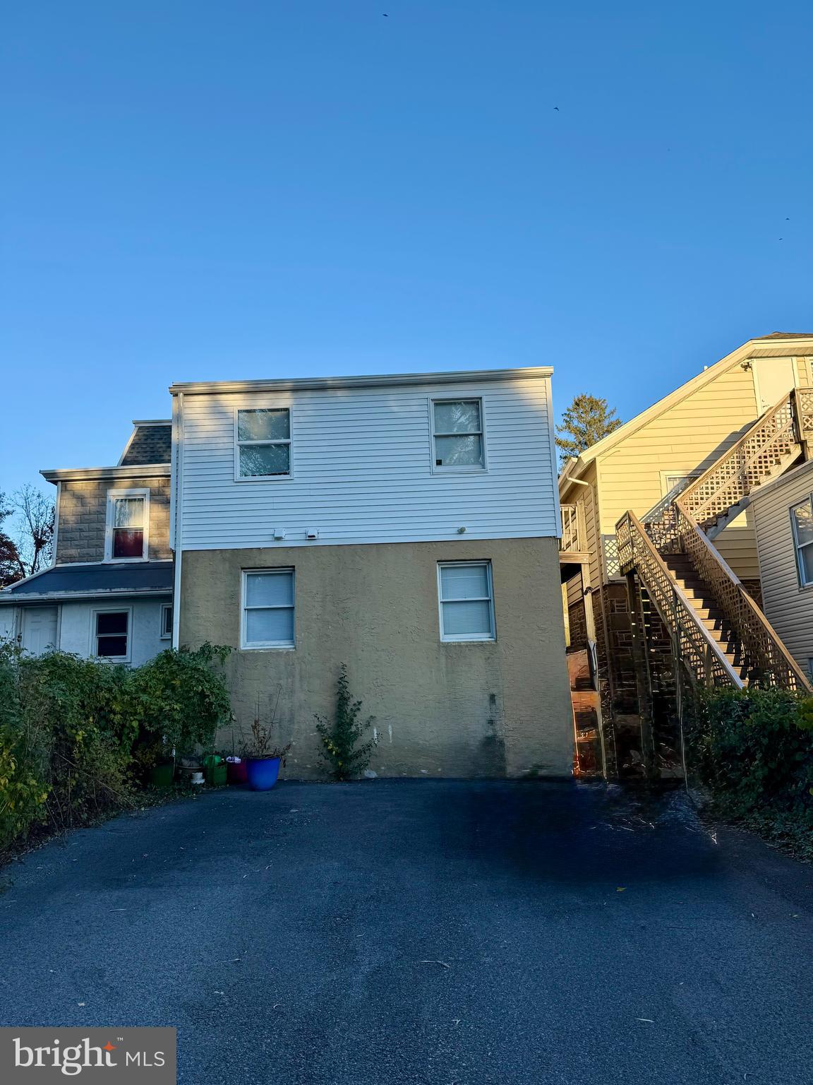 STENNING HILLS - Residential Lease