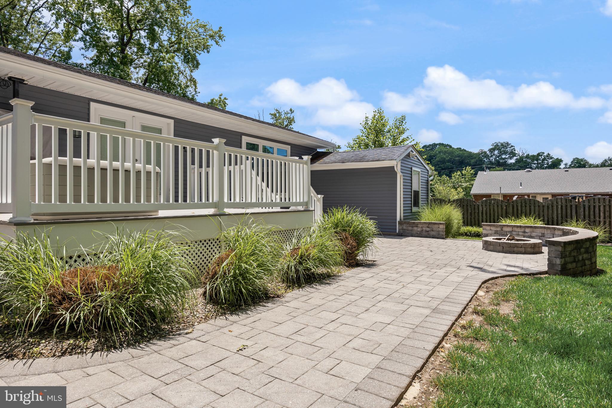 613 MAPLE AVENUE