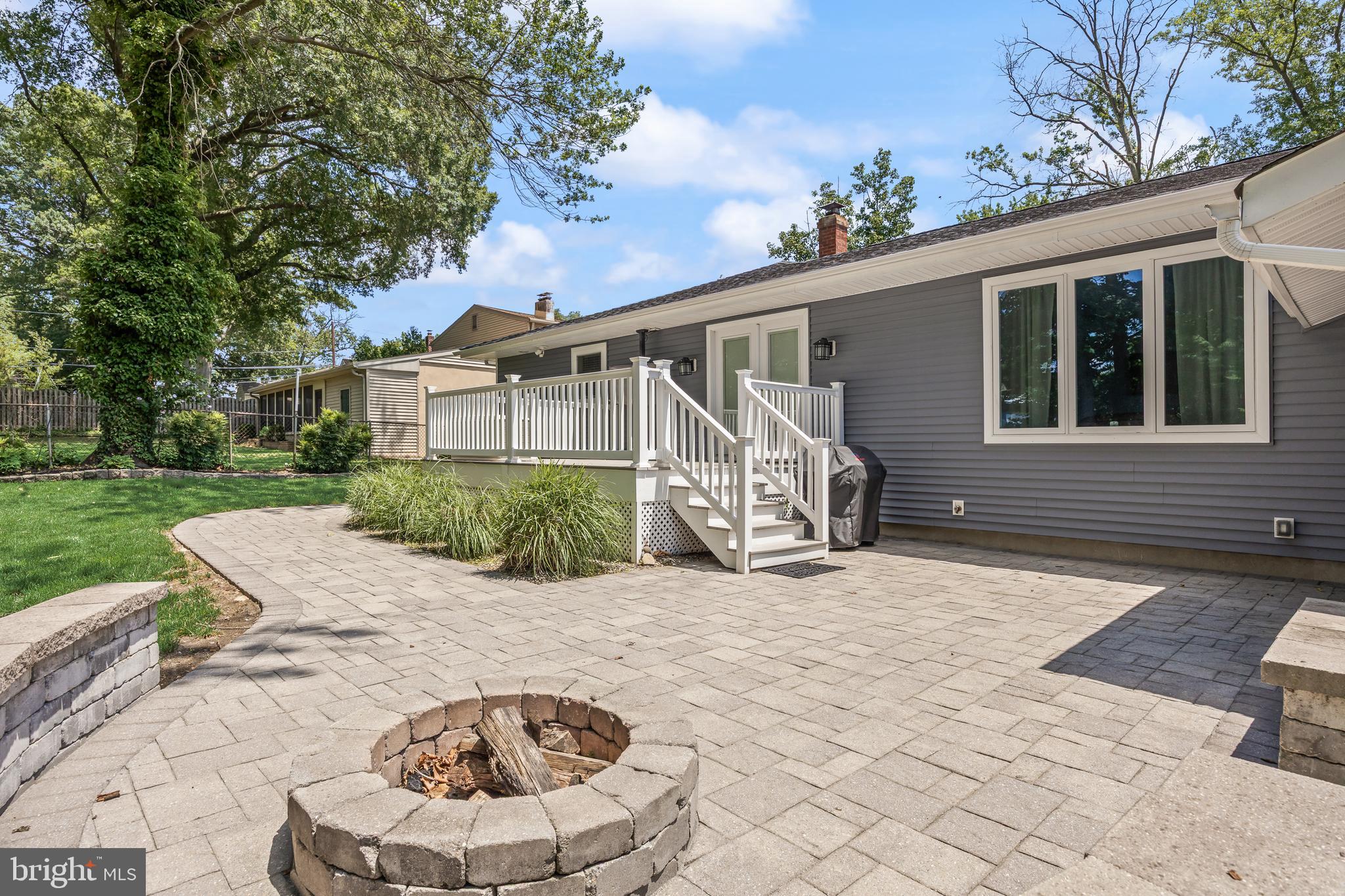 613 MAPLE AVENUE