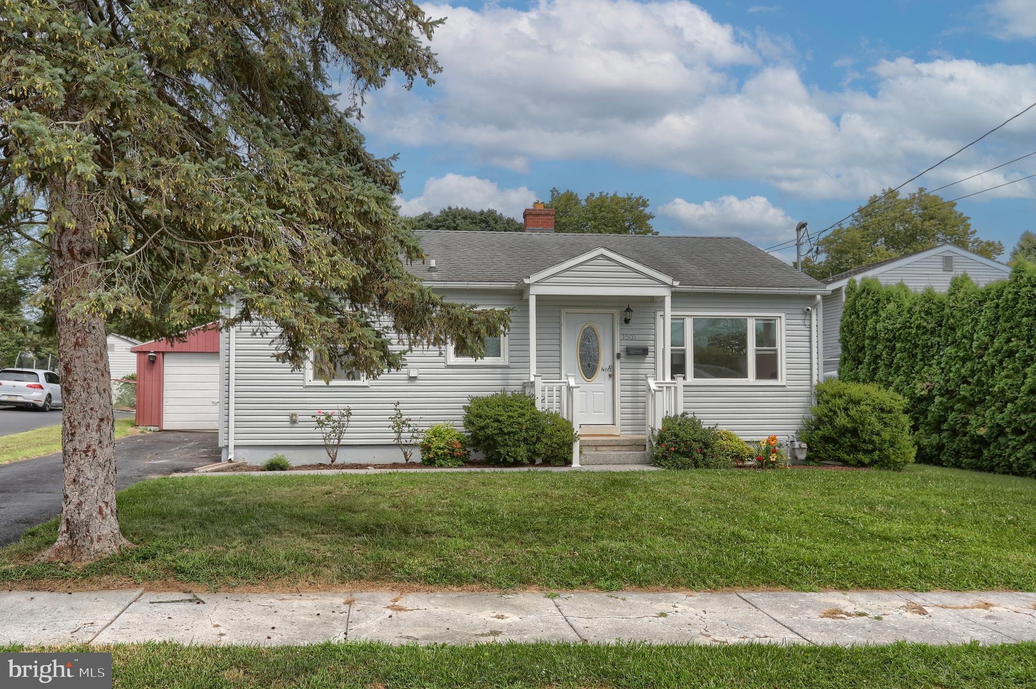 1505 POPLAR STREET