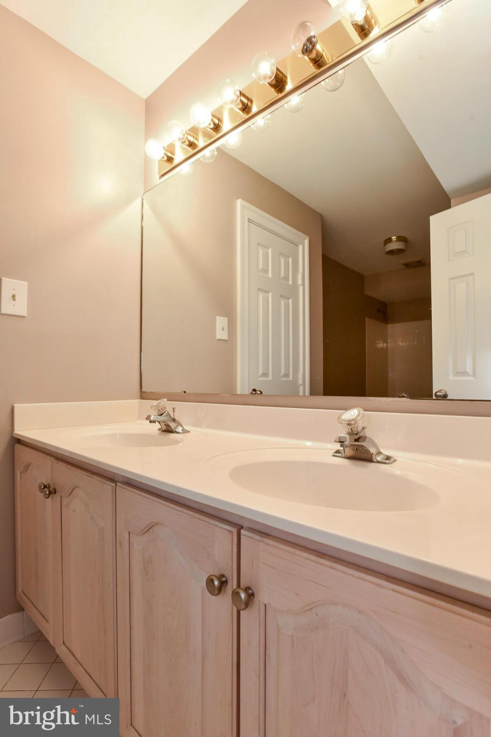 STILL OAKS - Residential