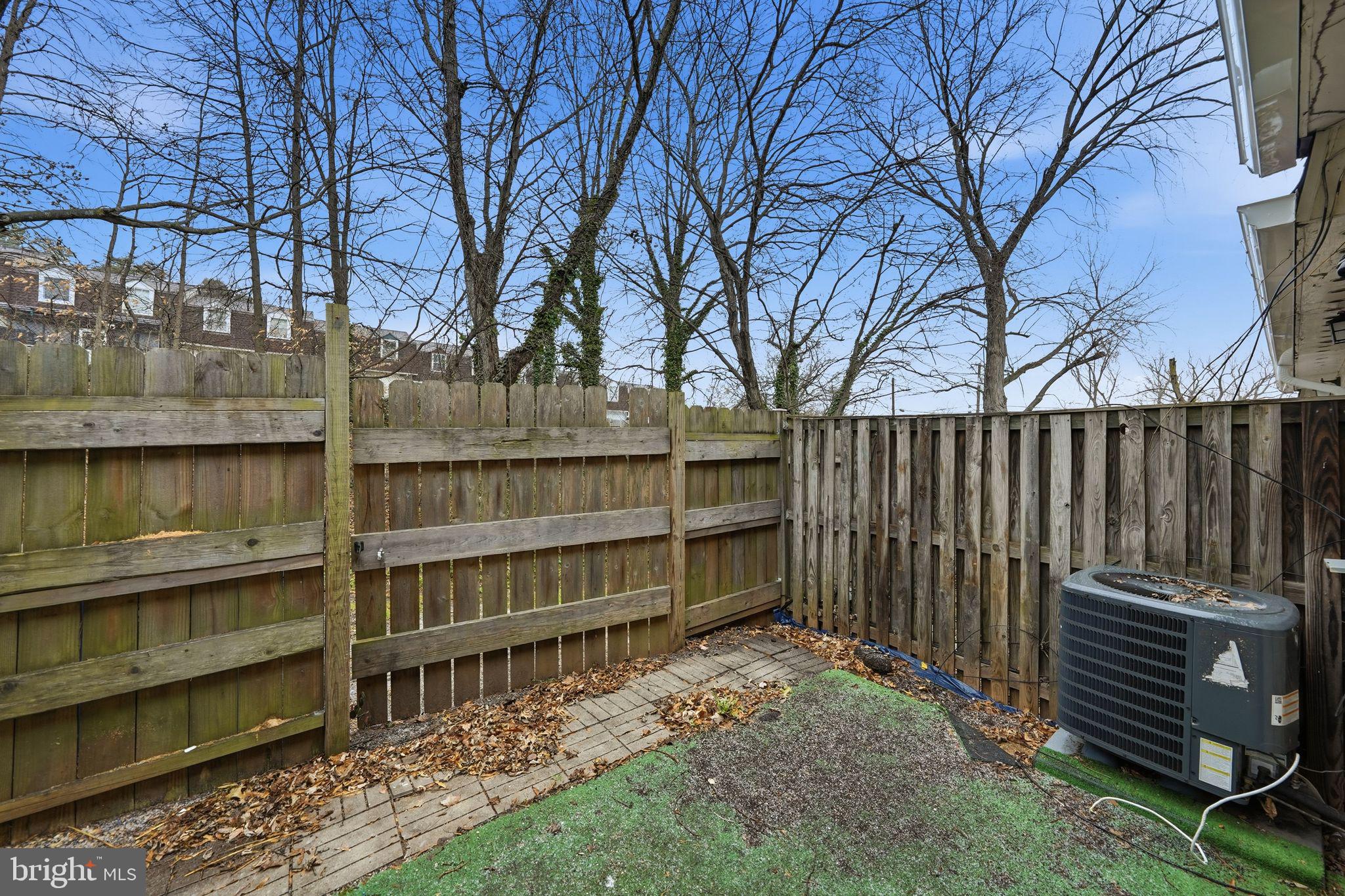 1868 DUTCH VILLAGE DRIVE R-277