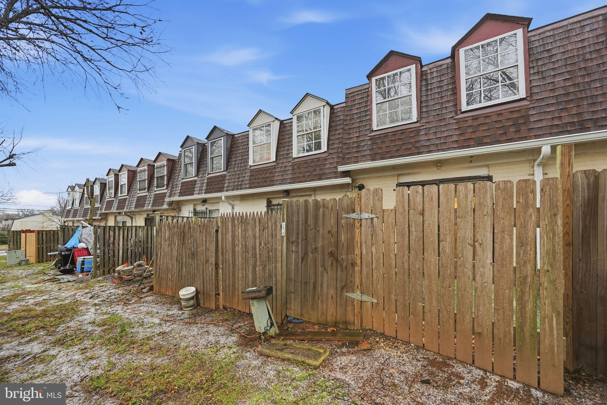 1868 DUTCH VILLAGE DRIVE R-277