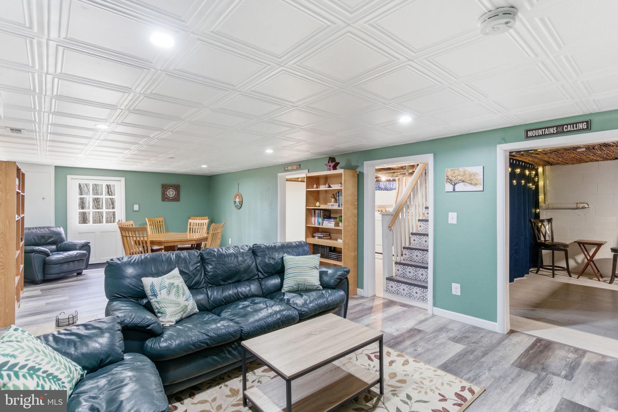 KEYES FERRY ACRES - Residential