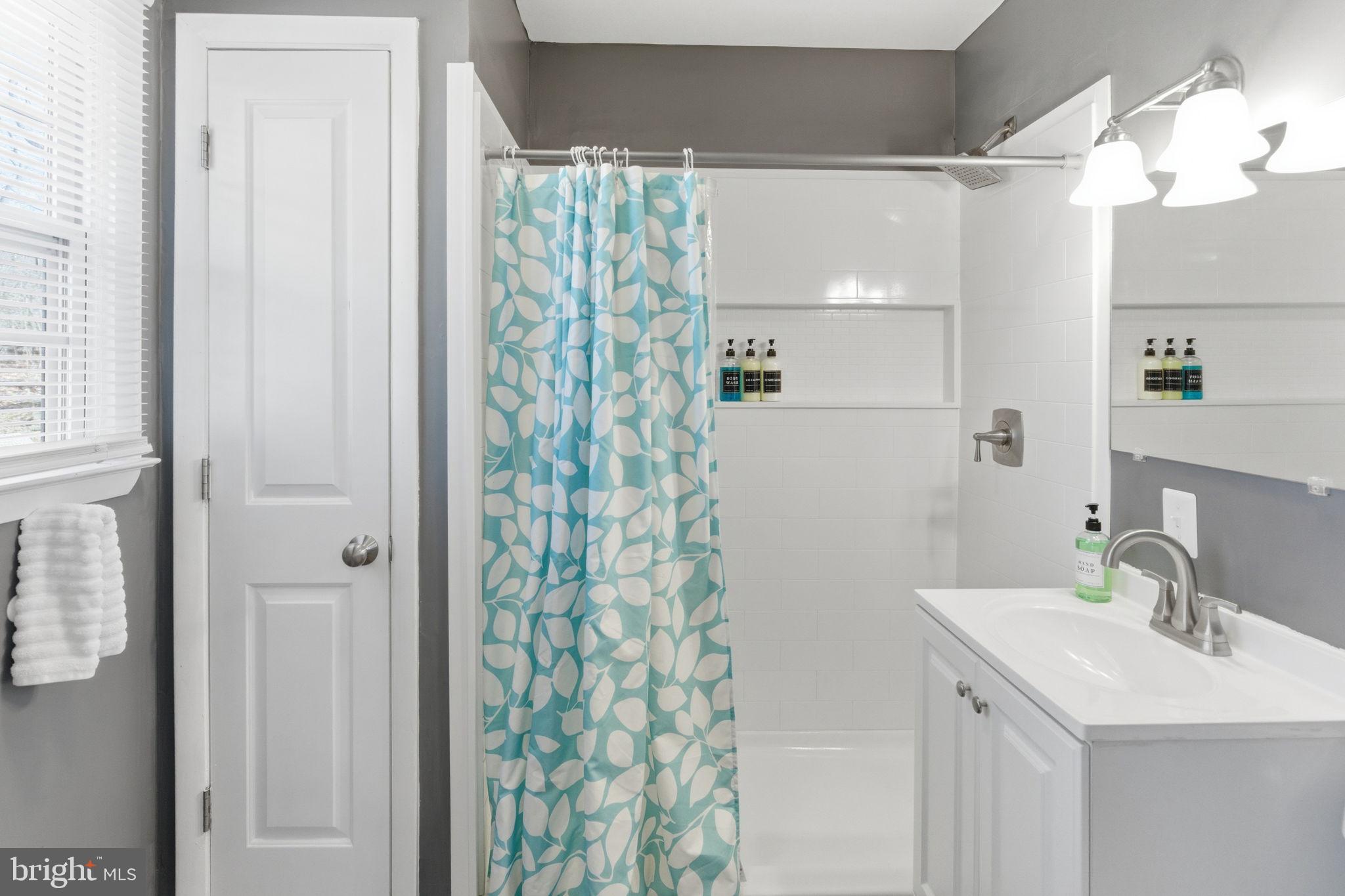 KEYES FERRY ACRES - Residential