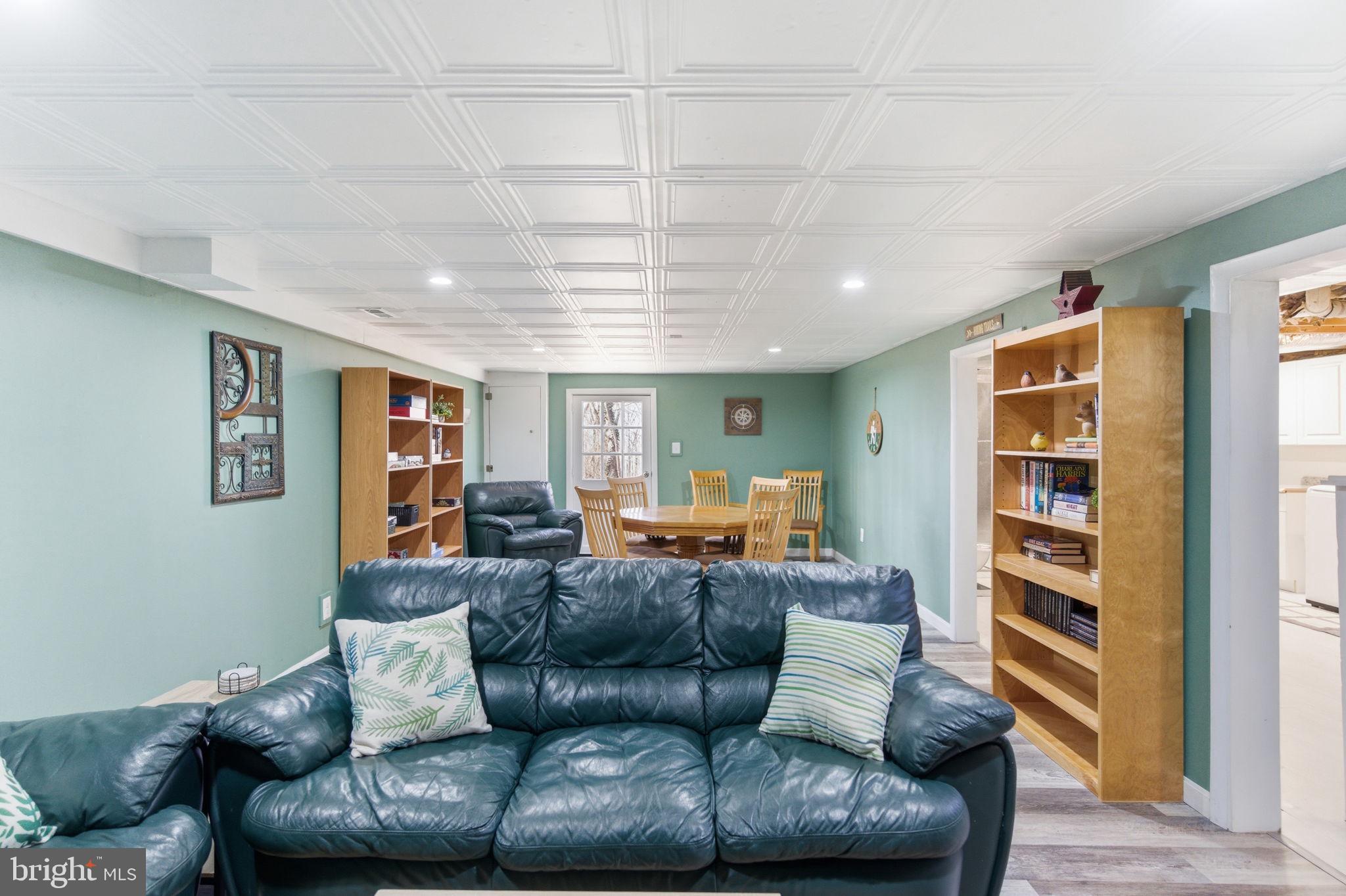 KEYES FERRY ACRES - Residential