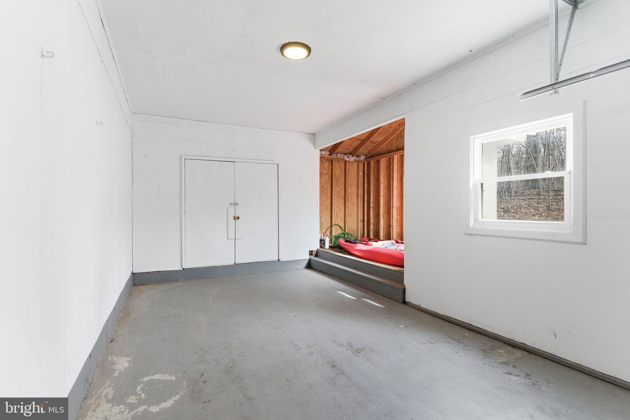 KEYES FERRY ACRES - Residential