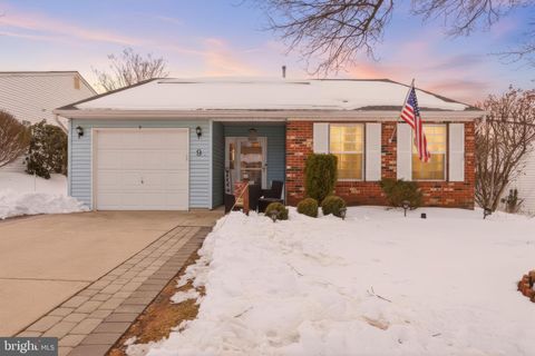 9 DEEP HOLLOW LANE N COLUMBUS NJ 08022