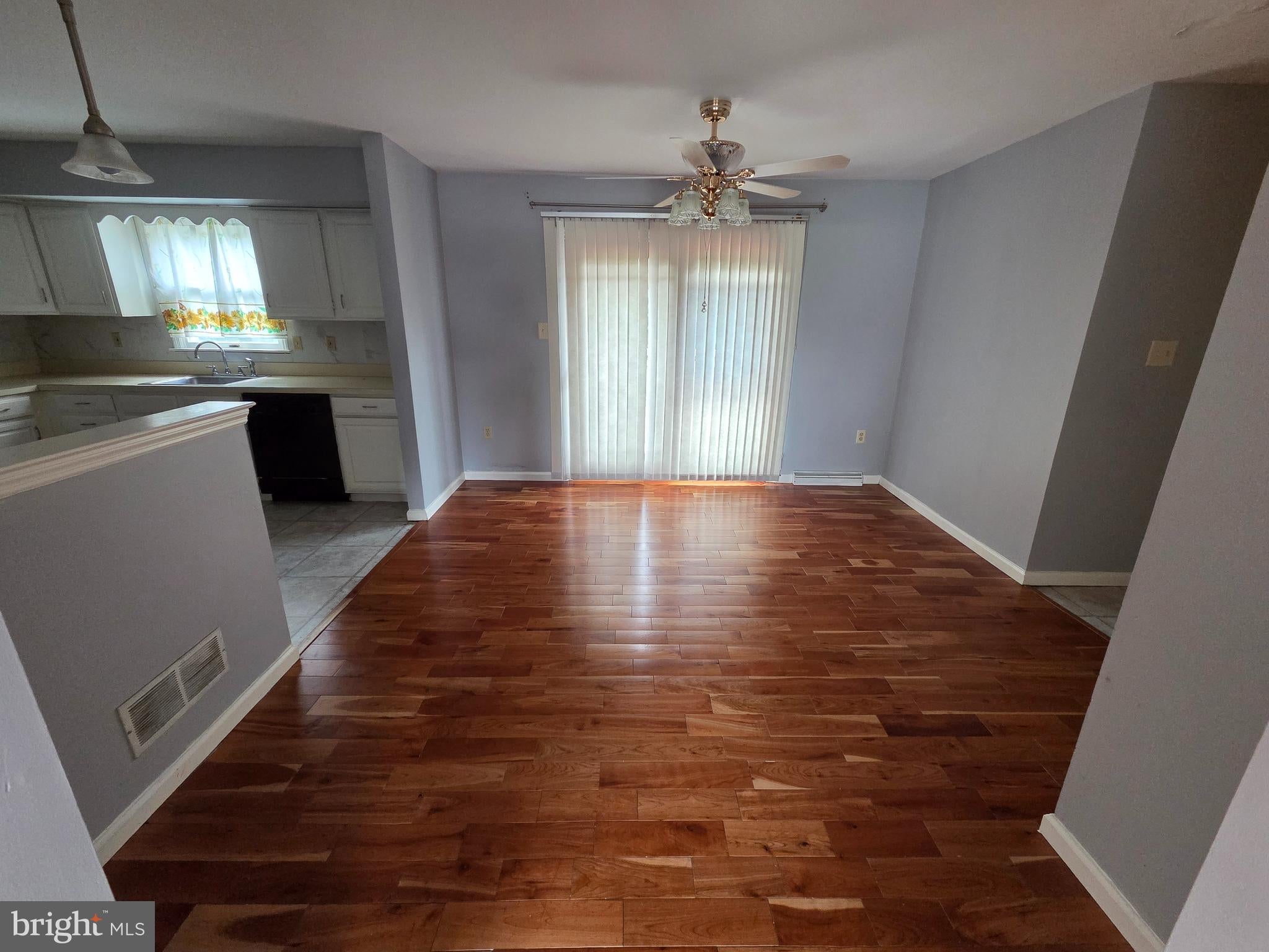 945 TIMBER LANE