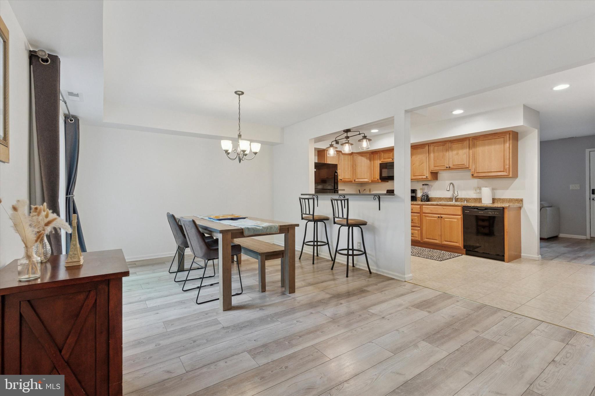 STONEGATE VILLAGE - Residential