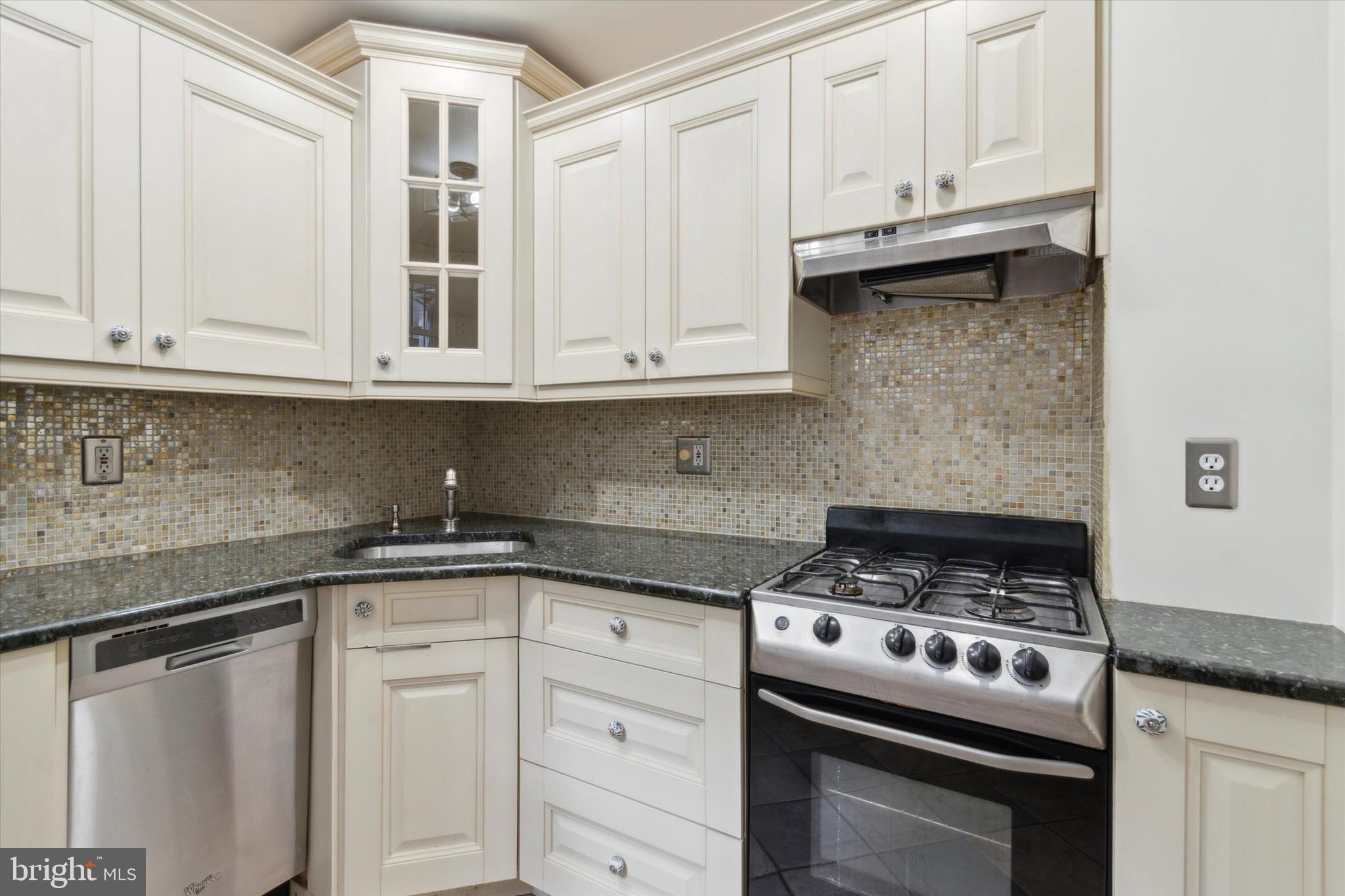 PASSYUNK SQUARE - Residential Lease