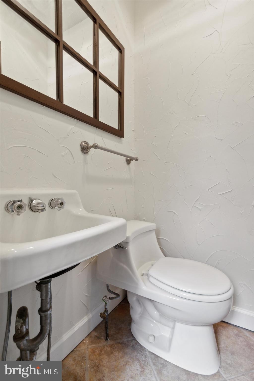 PASSYUNK SQUARE - Residential Lease