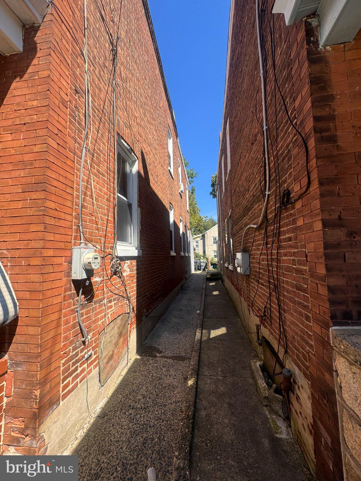 1105 MADISON STREET