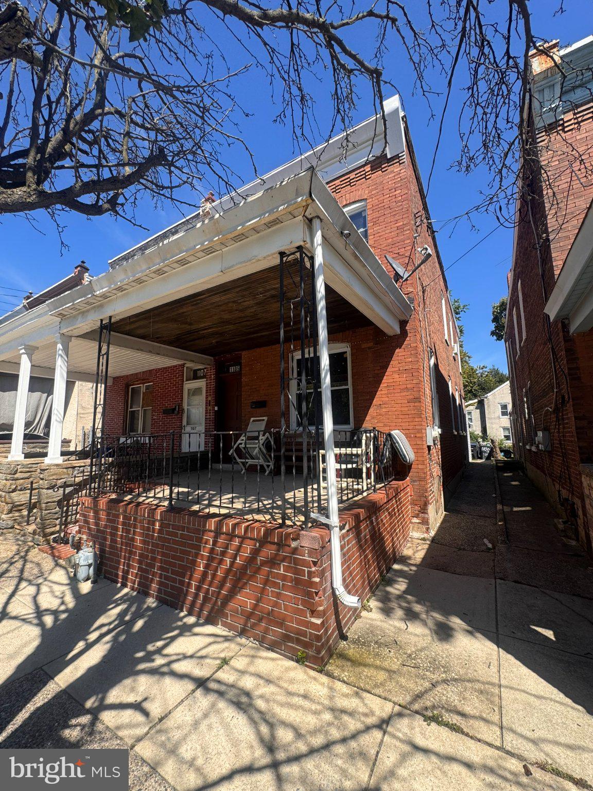 1105 MADISON STREET