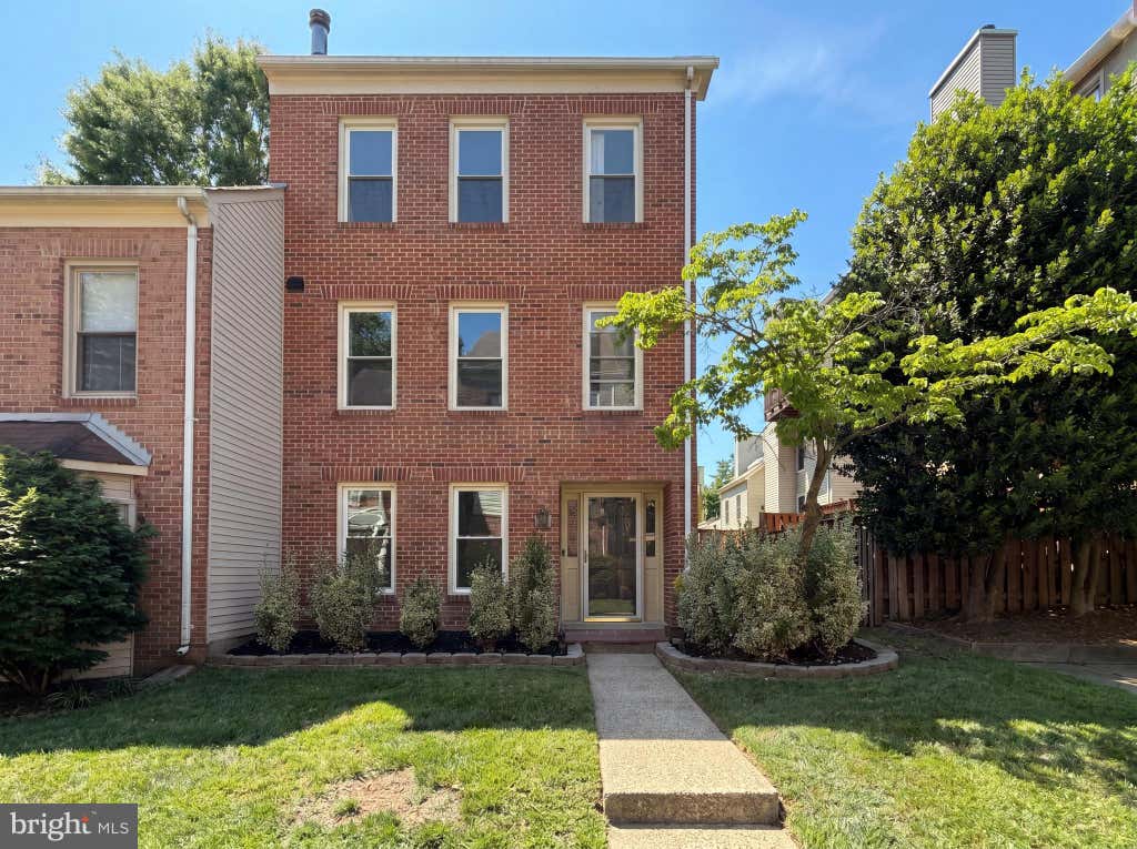 Photo of 7579 Chrisland Cove, FALLS CHURCH, VA 22042 (MLS # VAFX2312352)