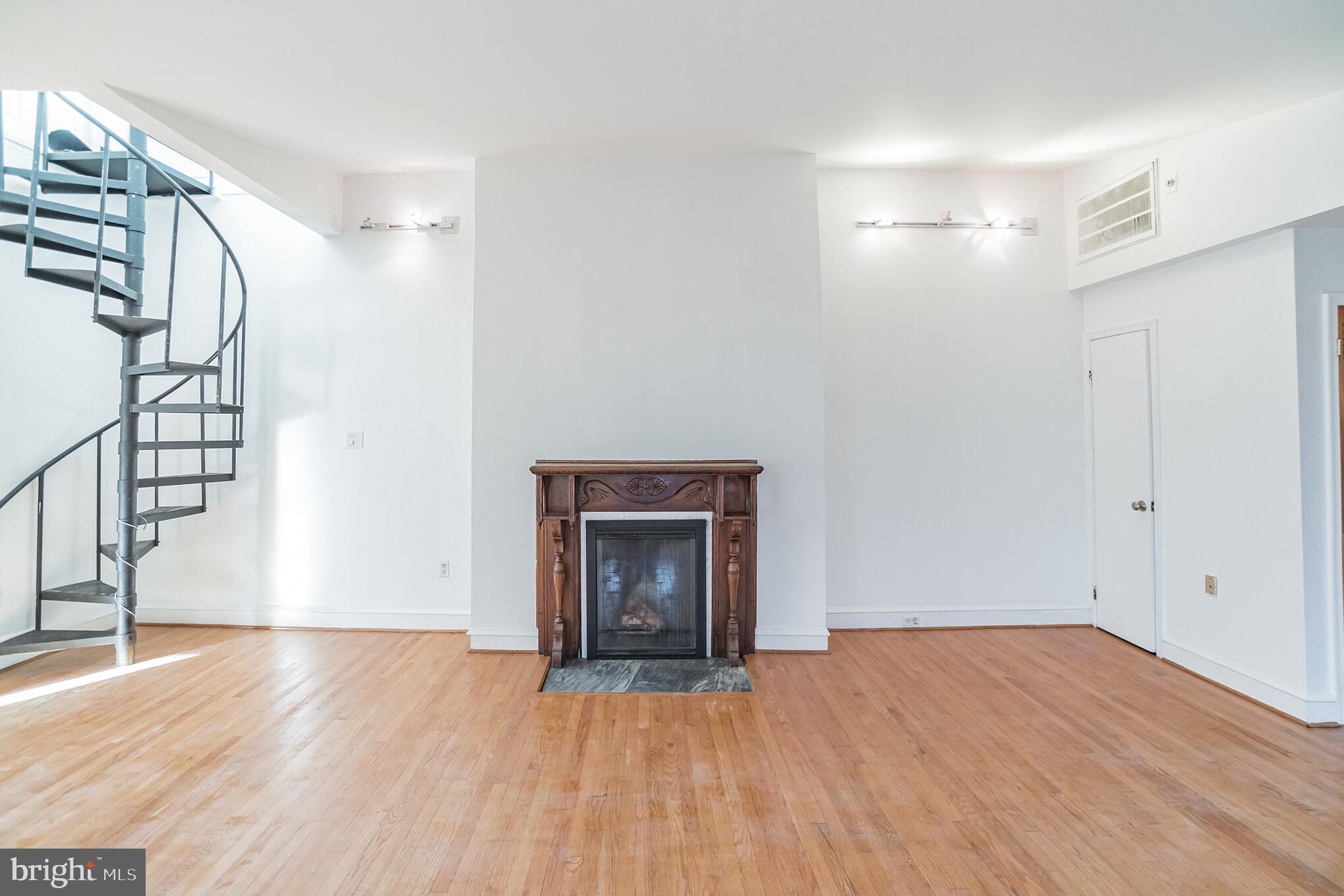 WASHINGTON SQ WEST - Residential Lease
