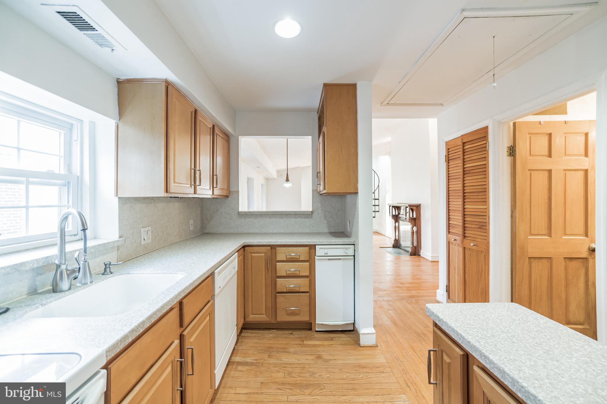 WASHINGTON SQ WEST - Residential Lease
