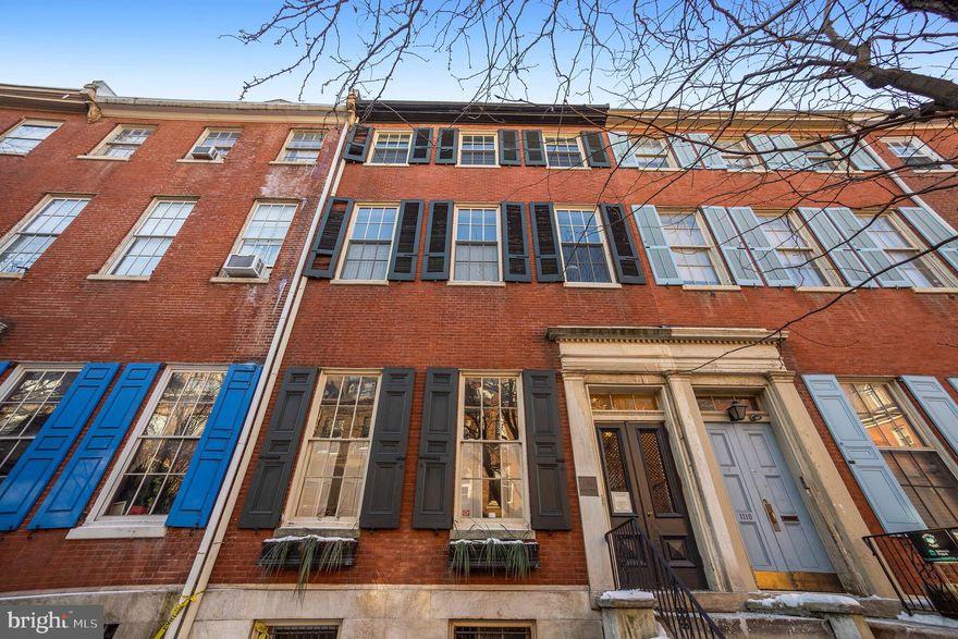 Welcome to 1108 Spruce. A deluxe one bedroom apartment with private roof deck (rarely available), is located on a beautiful tree-lined street in Washington Square West. Excellent work from home space along with Central Air. Chef's kitchen with dishwasher. Open floor plan with tons of charm and vaulted ceilings. Walking distance to Jefferson's Campus, Whole Foods and public transportation. In unit washer and dryer along with hardwood floors throughout. You will not go hungry in this neighborhood with countless restaurants and cafes.