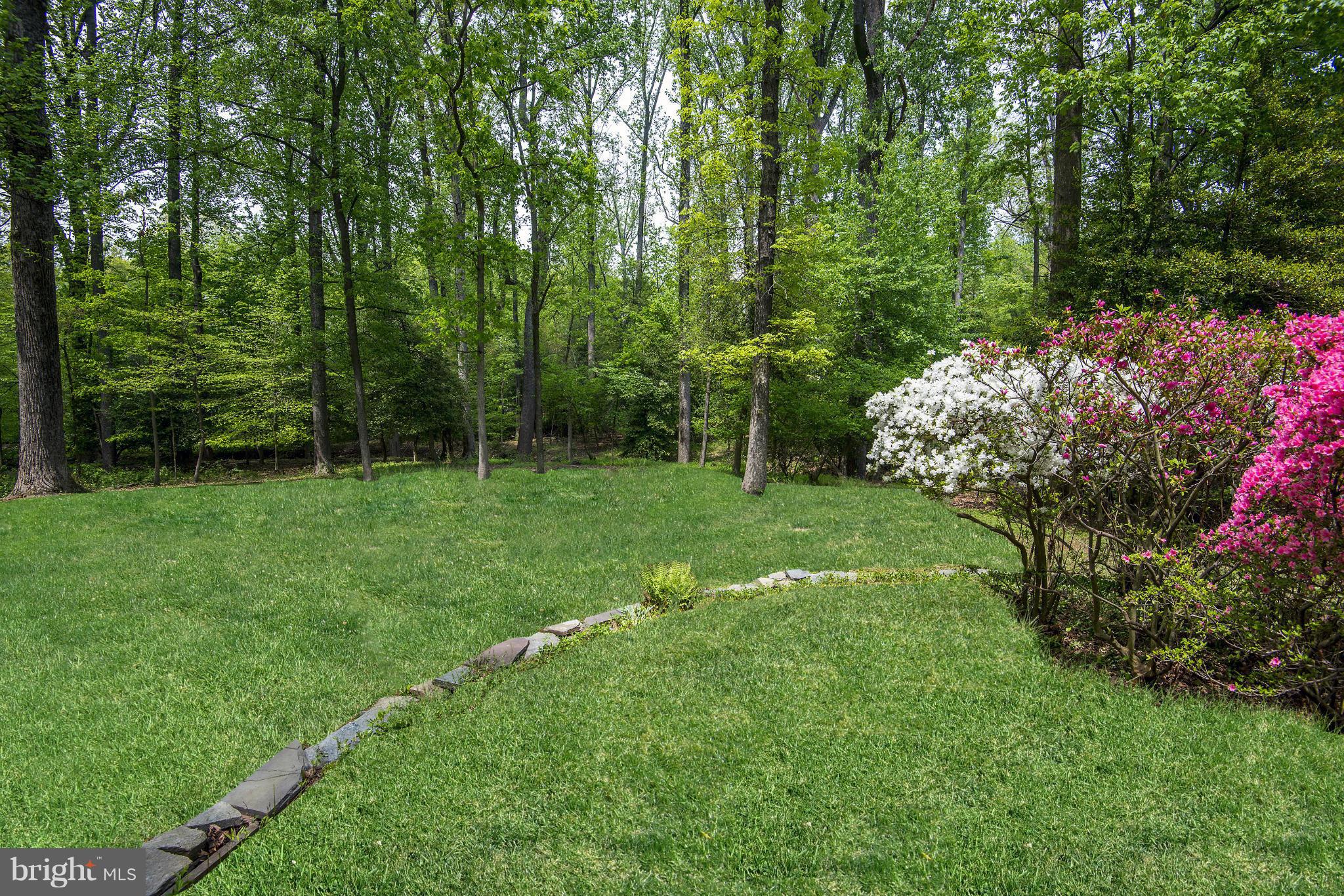 WILLIAMSBURG ESTATES - Residential