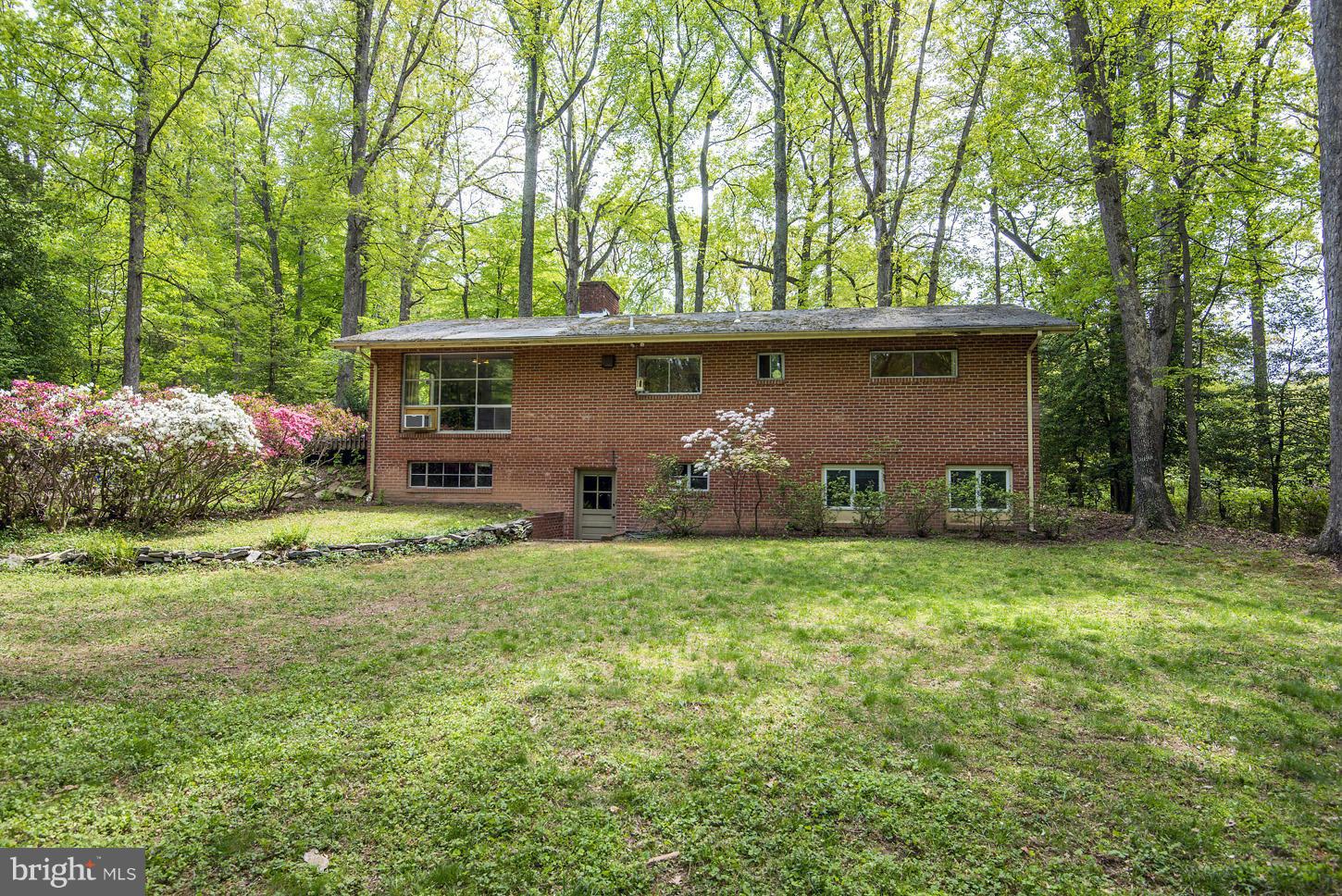 WILLIAMSBURG ESTATES - Residential