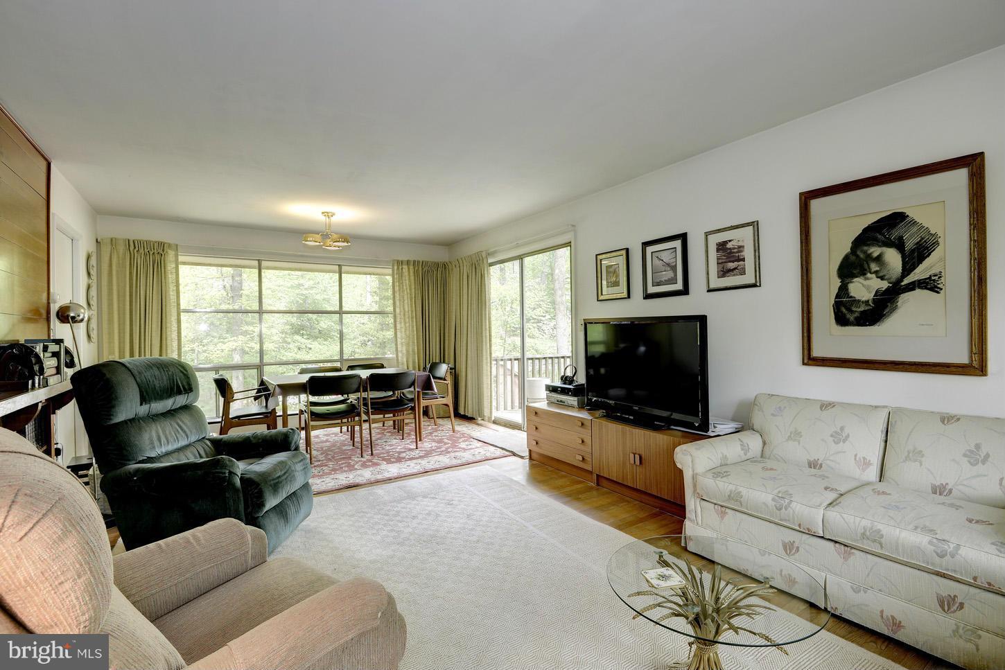 WILLIAMSBURG ESTATES - Residential