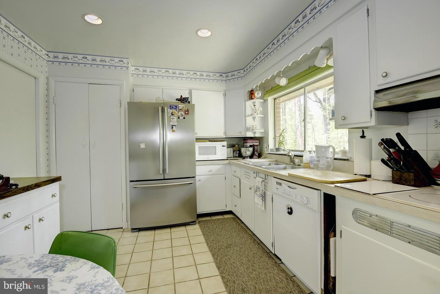 WILLIAMSBURG ESTATES - Residential