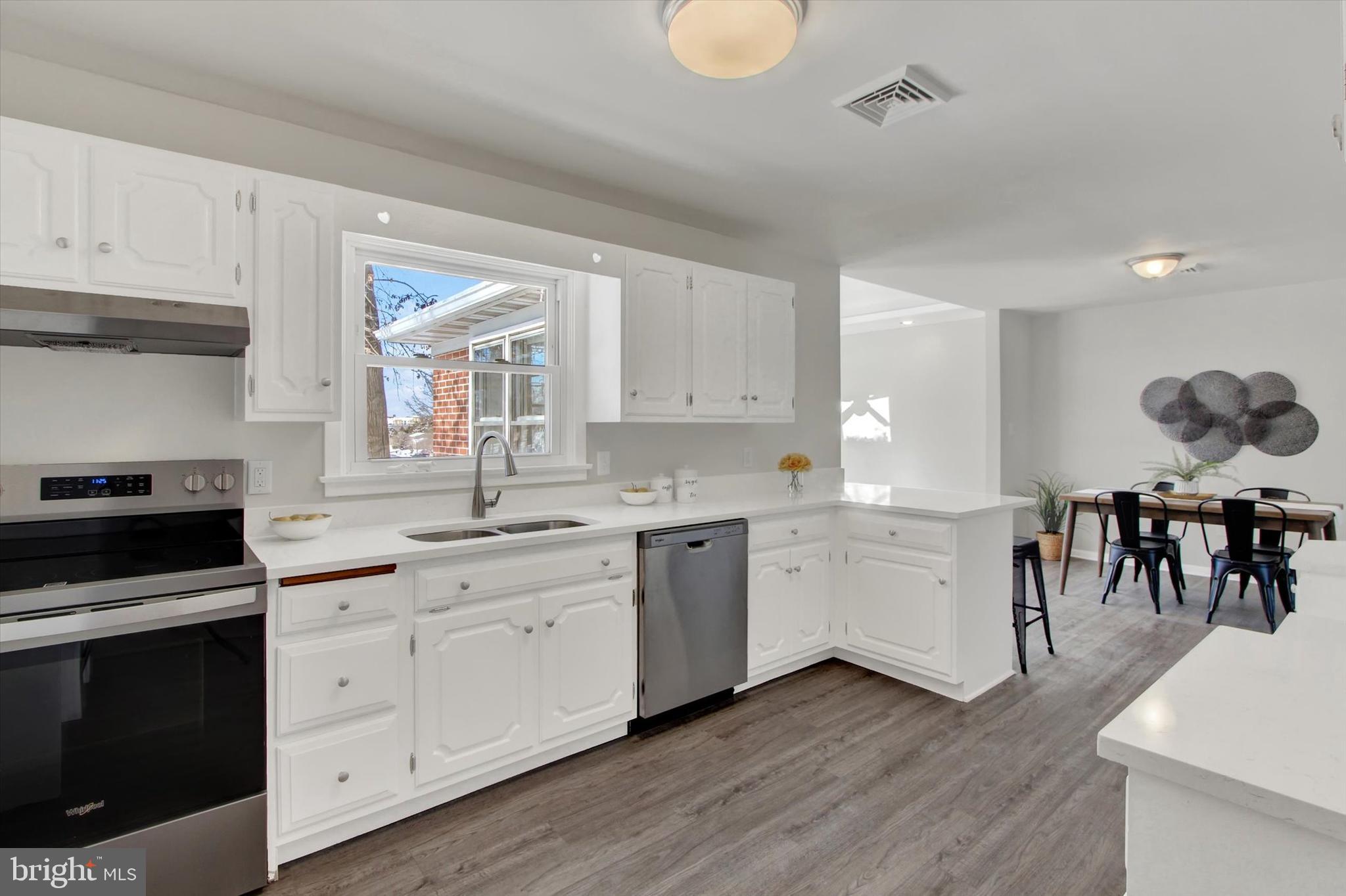 2479 ELLENDALE DRIVE