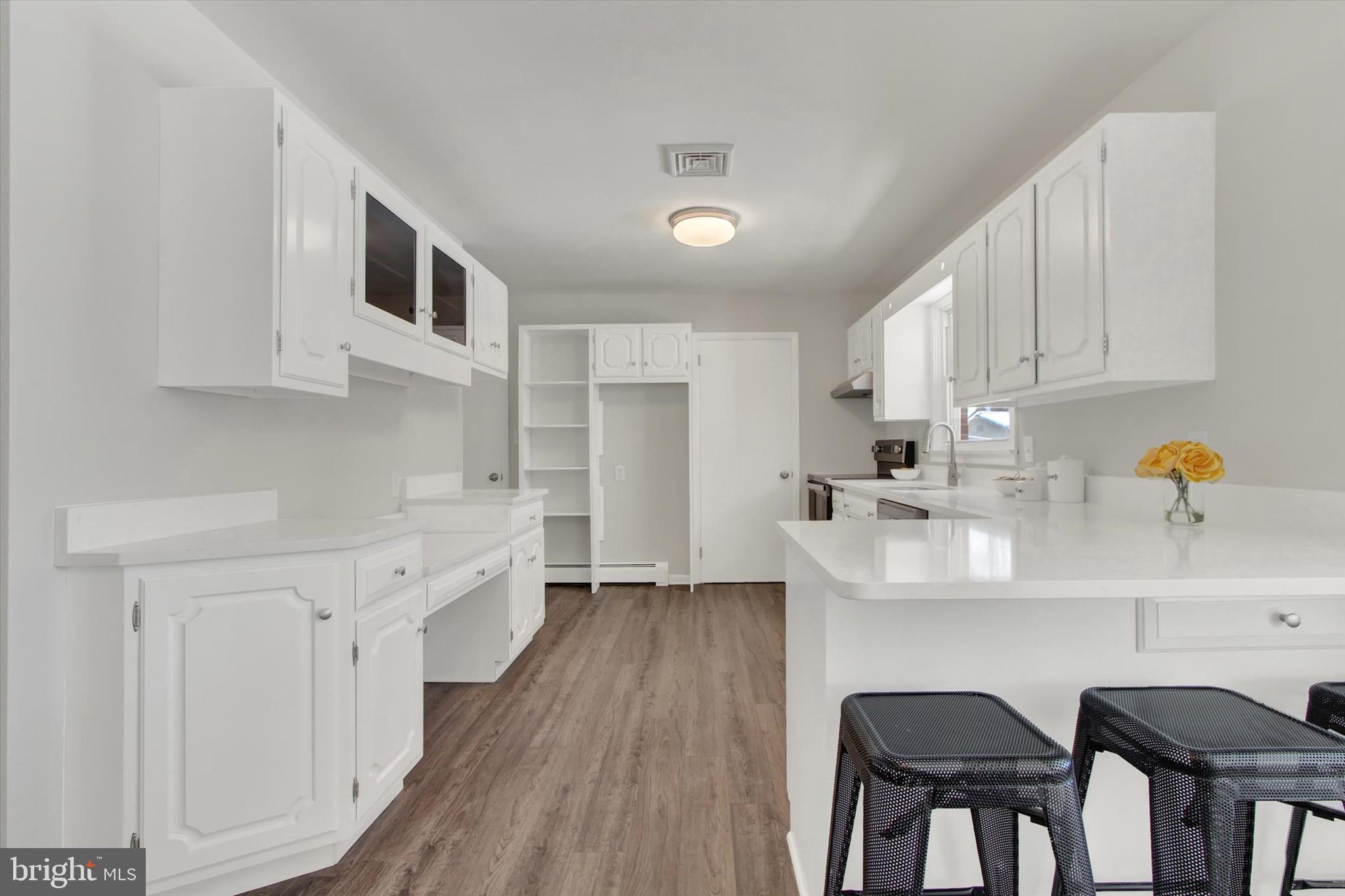 2479 ELLENDALE DRIVE