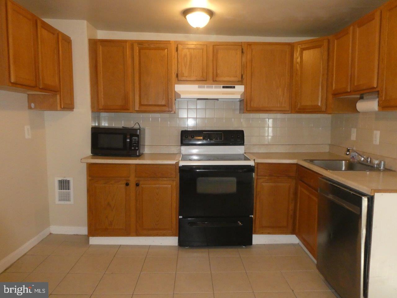 LAUREL ADDITION - Residential Lease