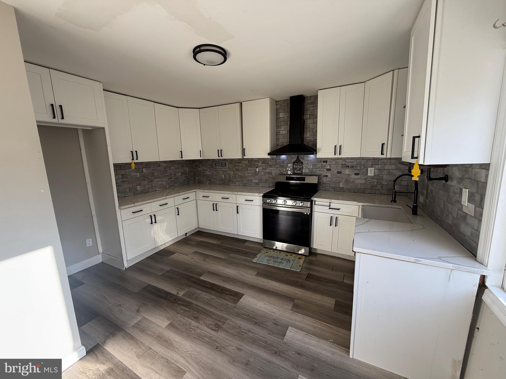 104 S FRANKLIN STREET