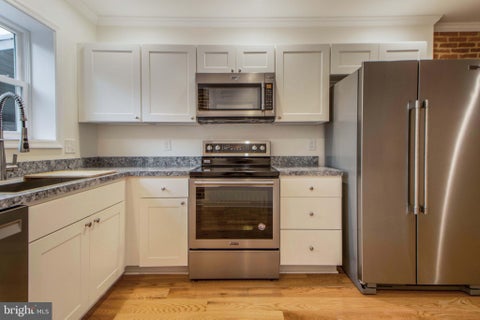 Townhouse For Rent - 333 S Conkling Street<br/> BALTIMORE, MD 21224