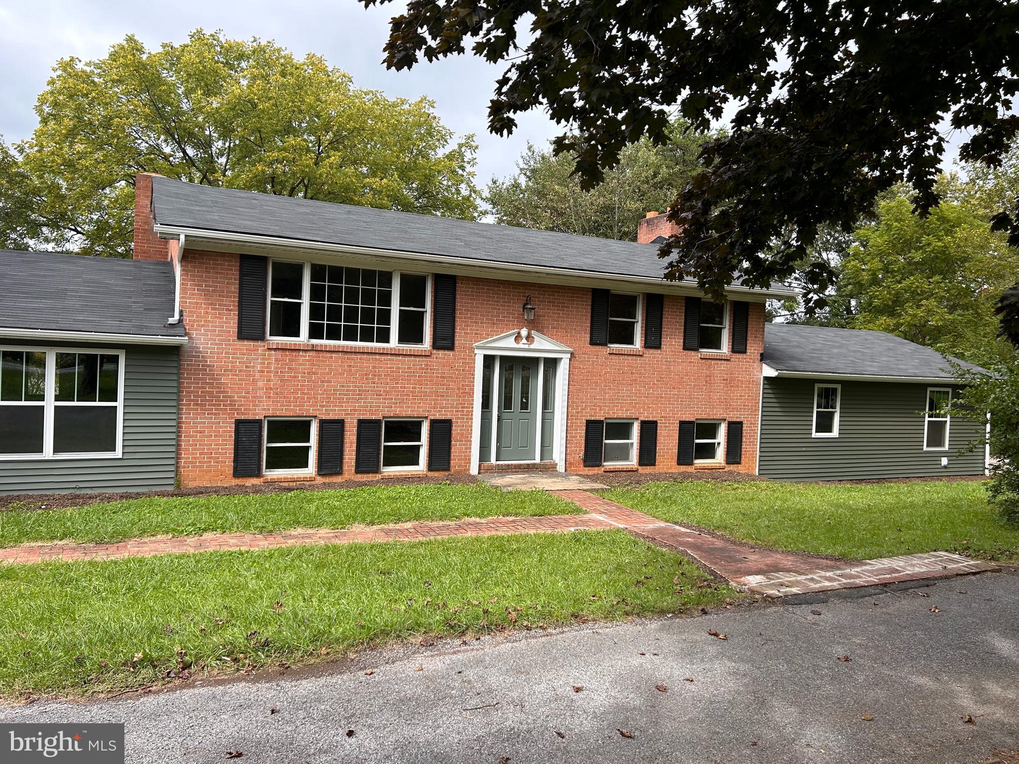 Split foyer style home located on approx. 0.69ac+/- near main roads for easy commute. Home features 4BRs, 3 Full BAs, finished basement, attached garage with room for workshop and rear deck. Seller offering a Home Warranty.