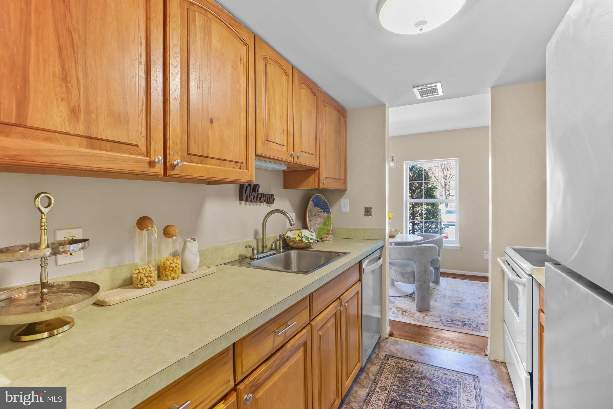 LONG REACH - Residential