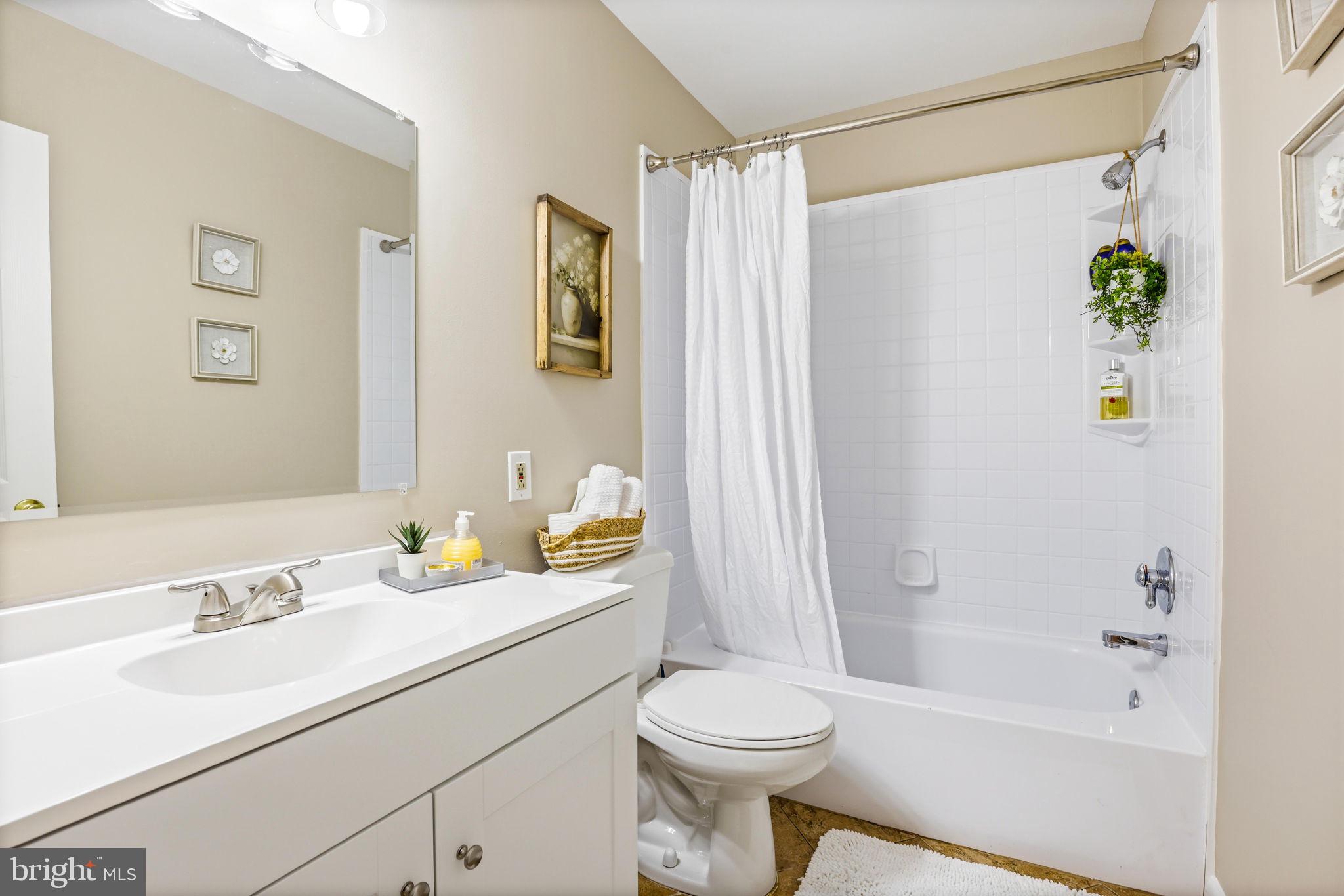 LONG REACH - Residential