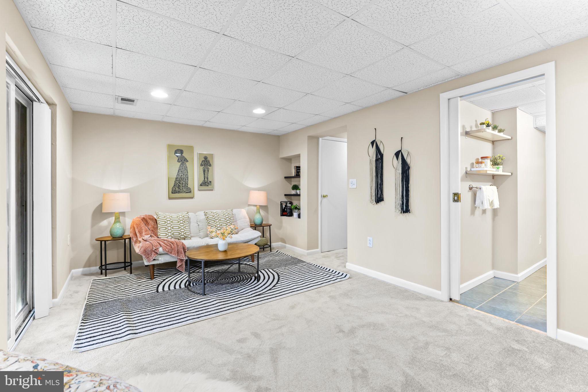 LONG REACH - Residential