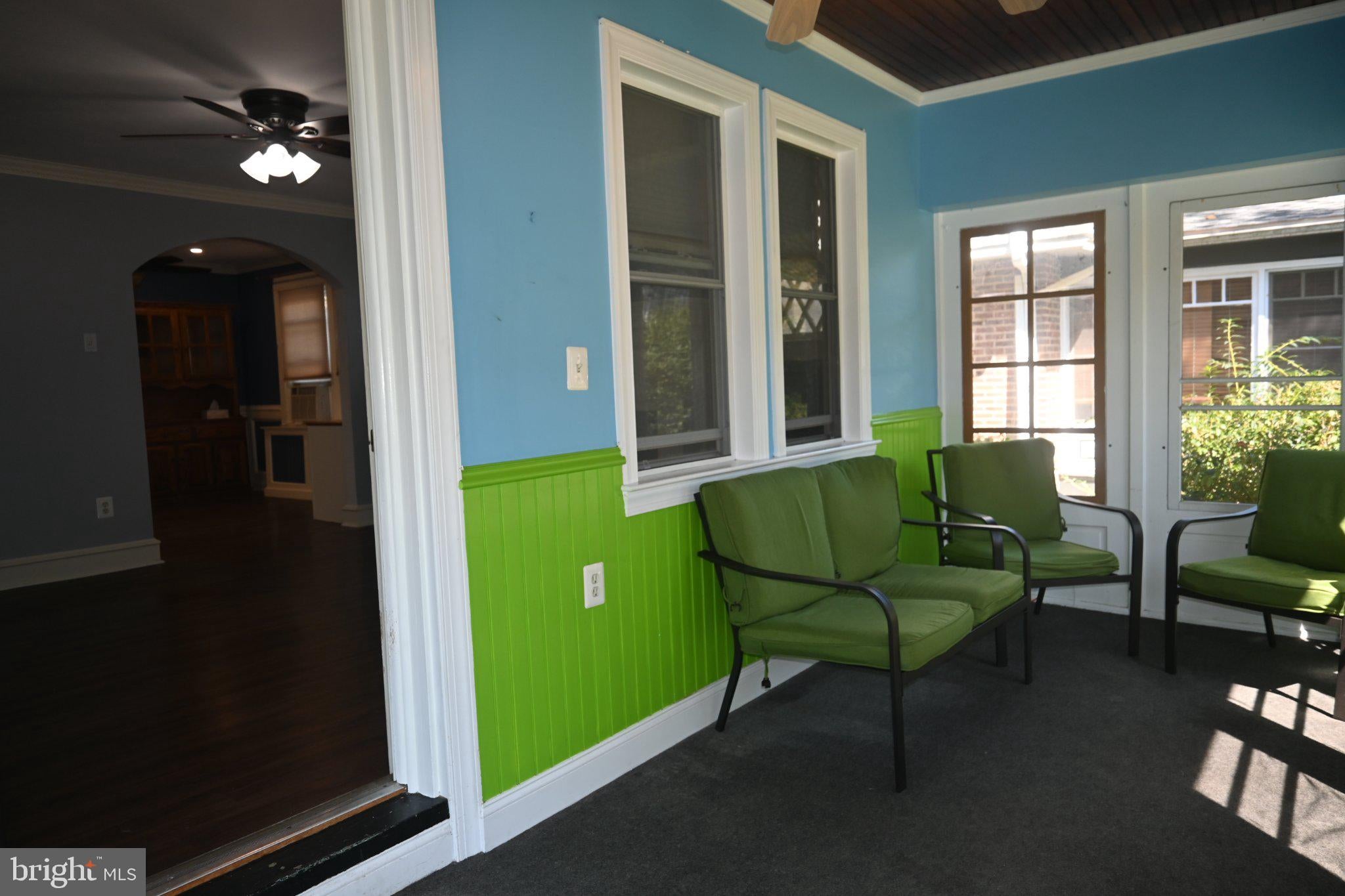 215 W DUPONT STREET